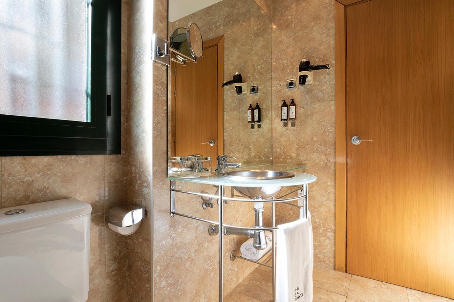 Triple Room - Photo 8