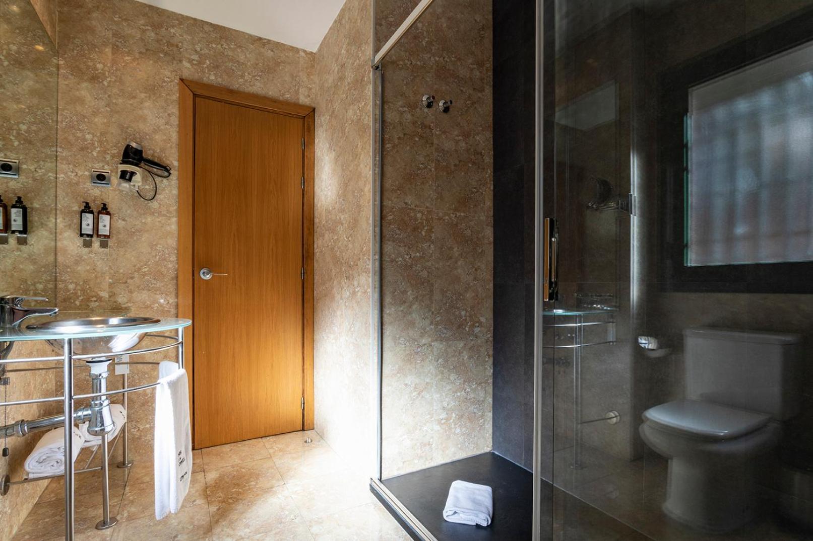 Triple Room - Photo 6