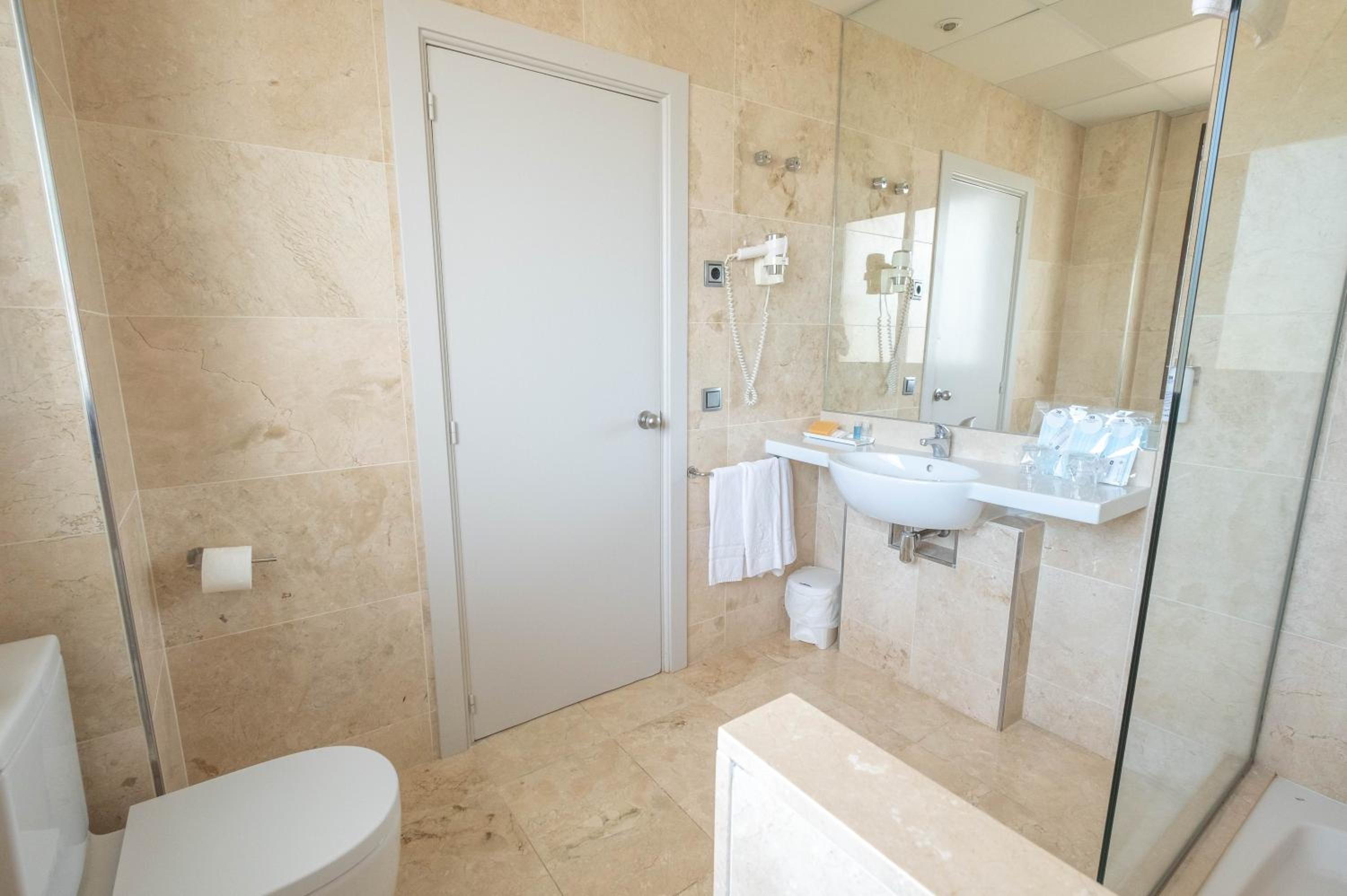 Habitación Doble con Vista a la Piscina