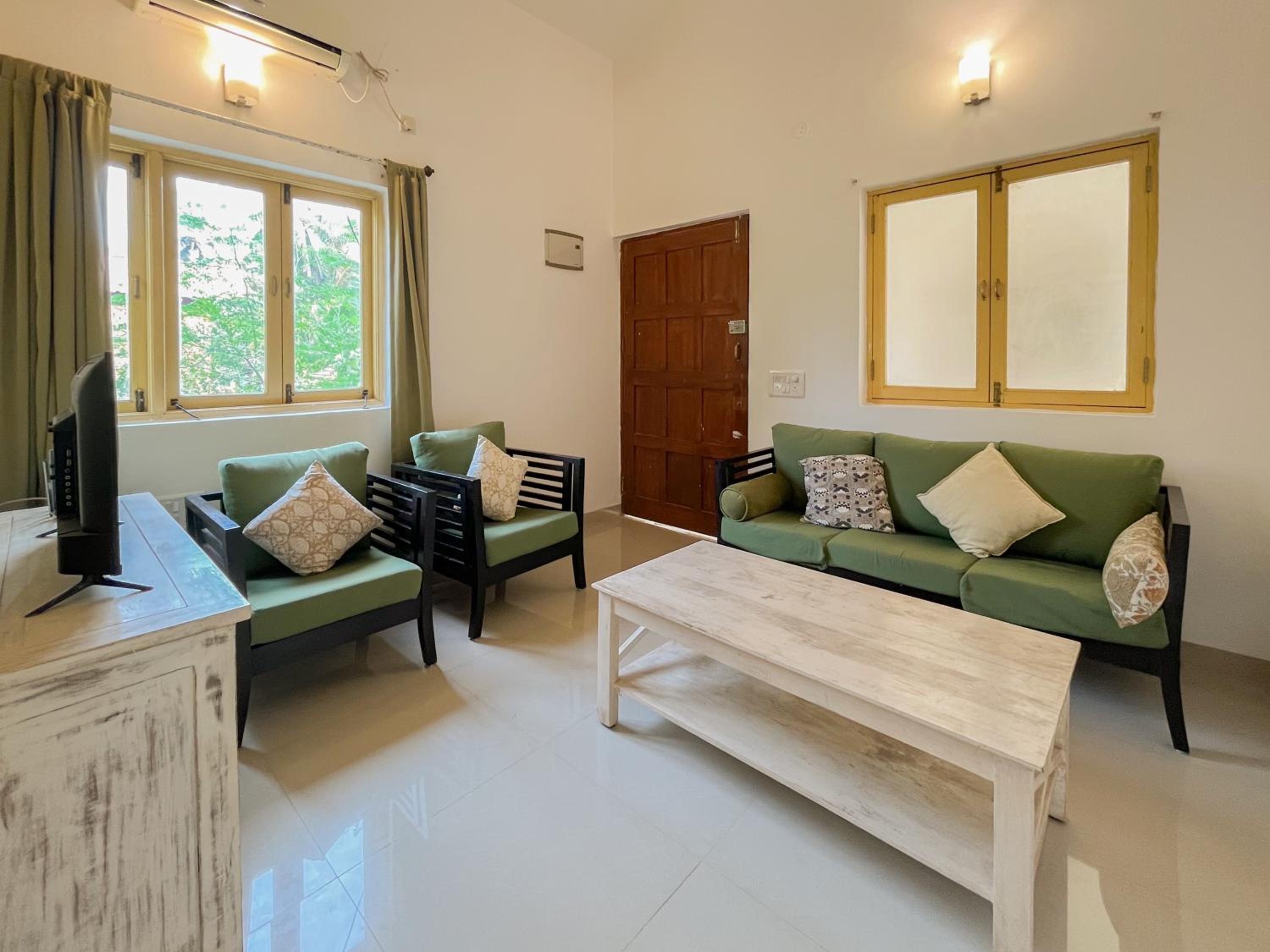 Two-Bedroom Row House with Pool View