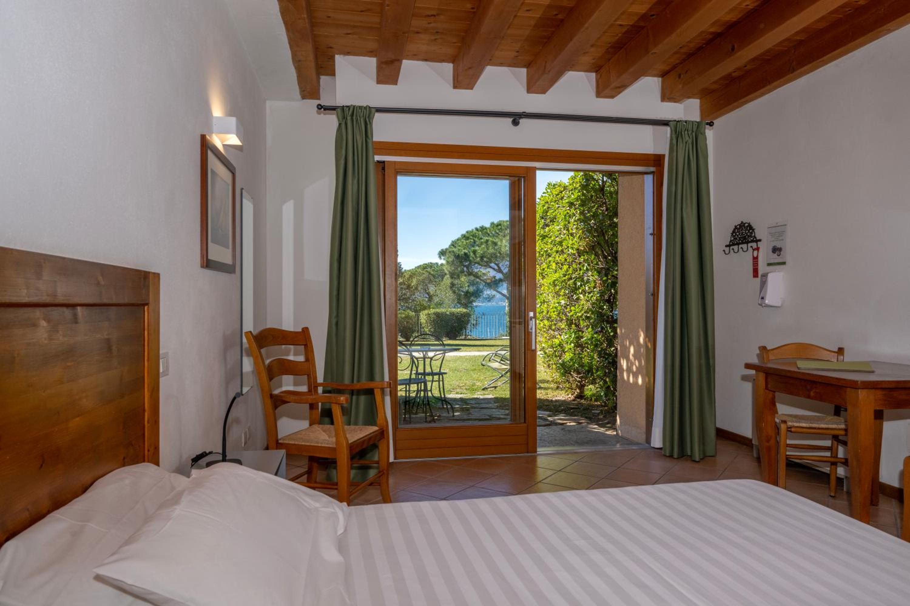 Studio with Lake View - Photo 1