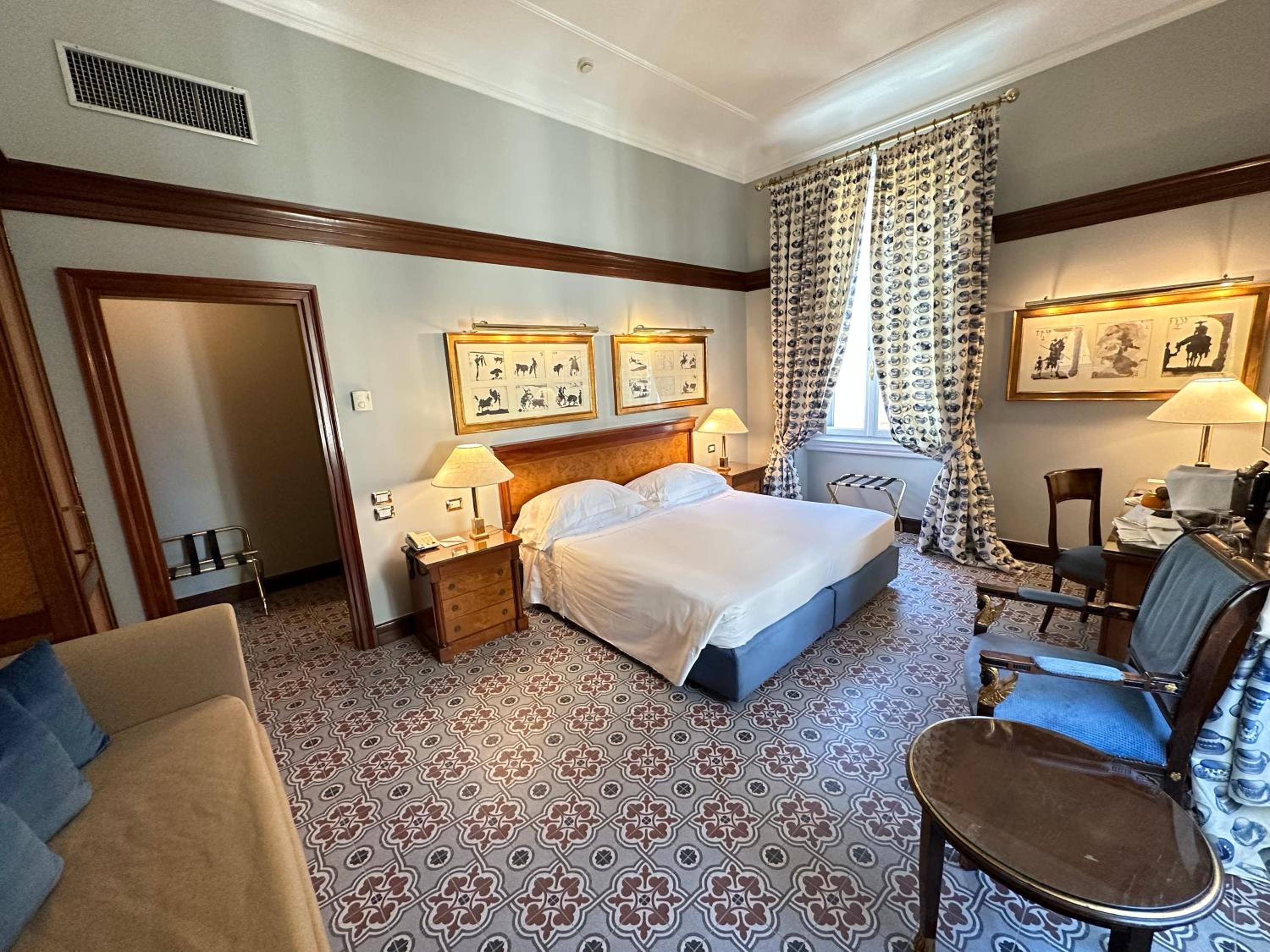 Deluxe Double Room - Photo 12