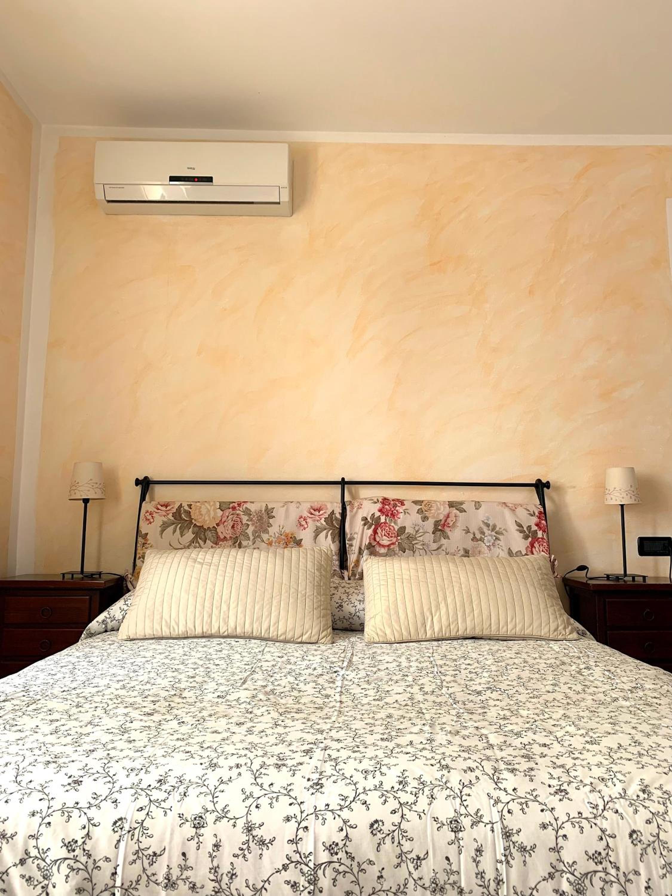 Studio Apartment photo 1