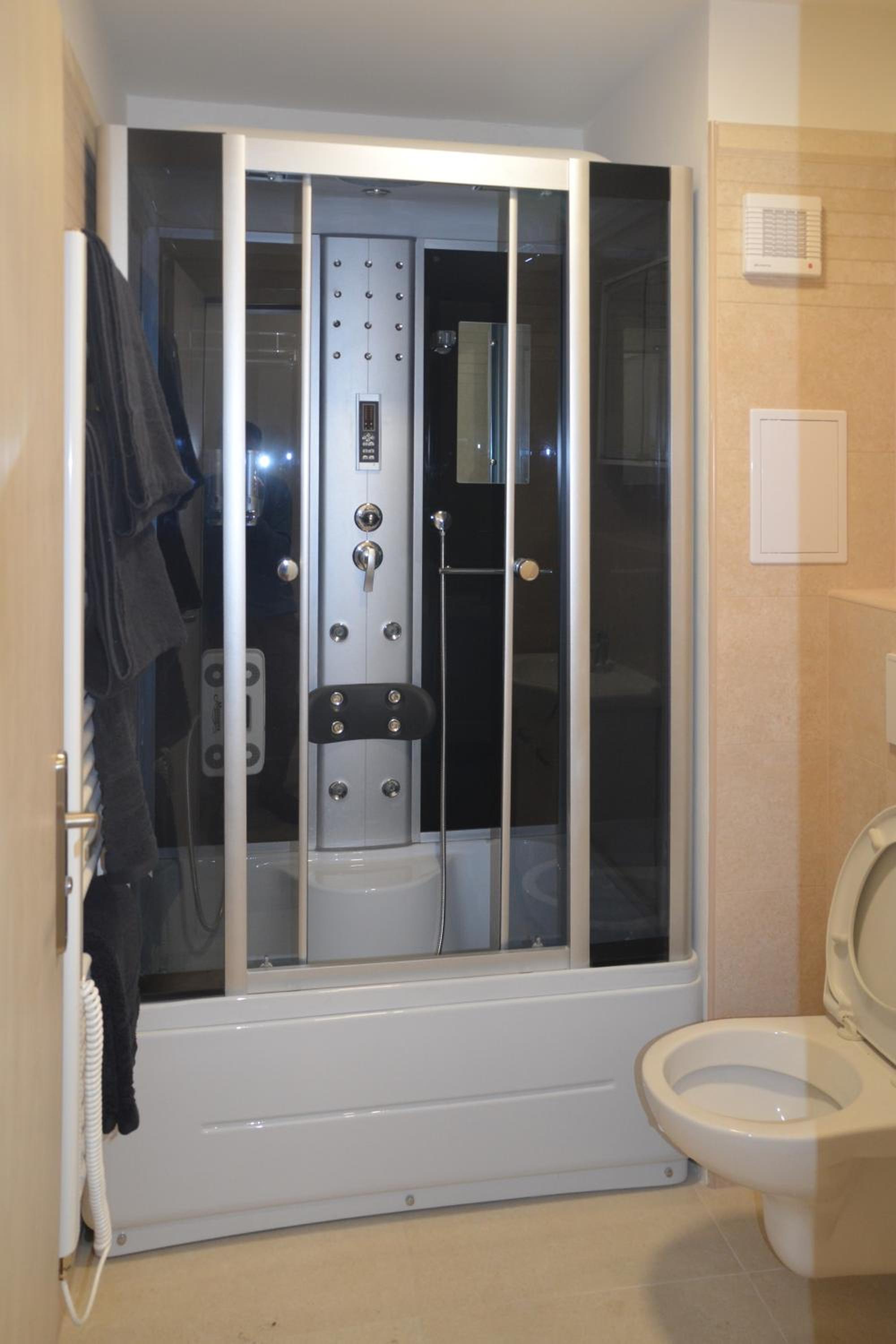 One-Bedroom Apartment - Photo 7