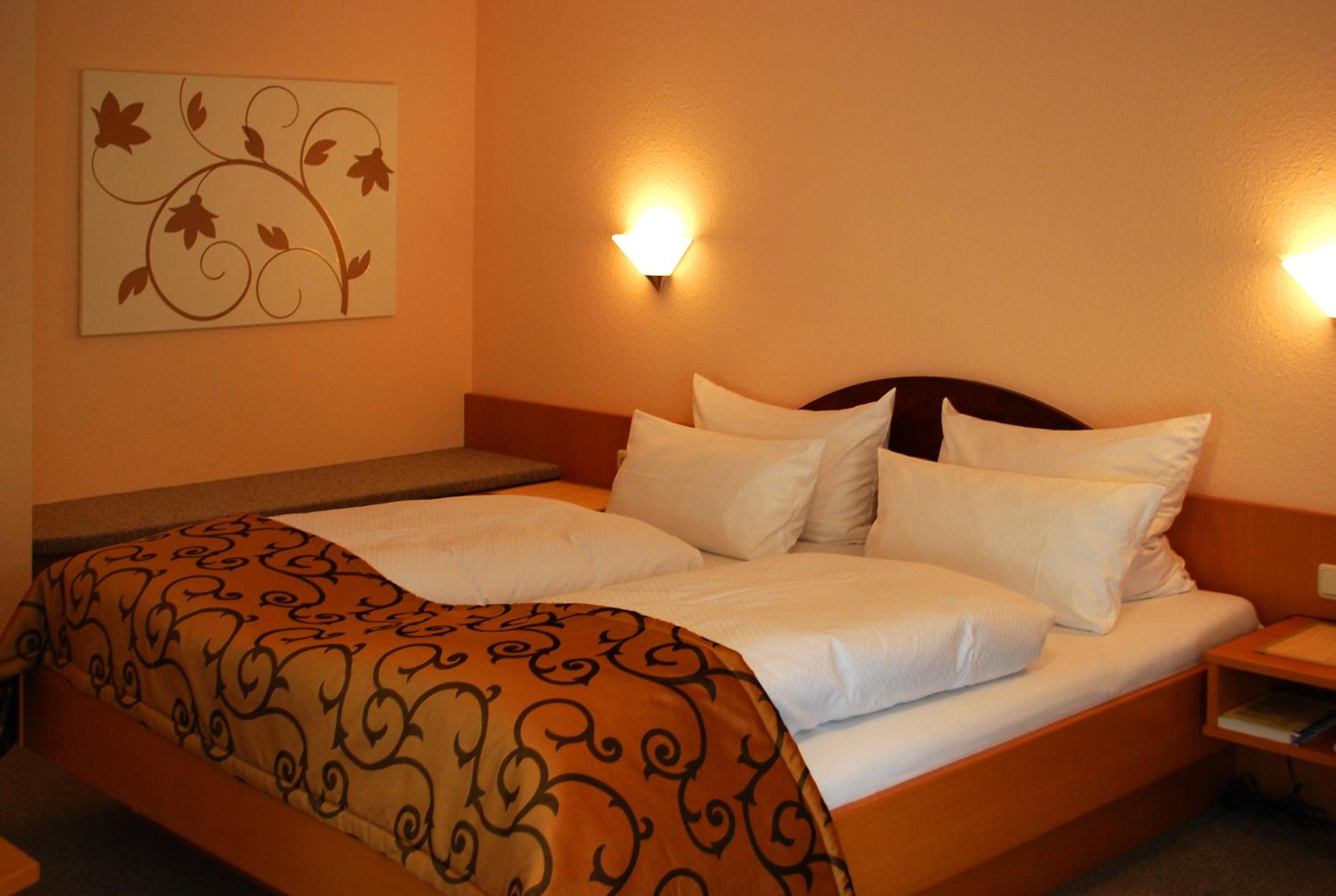 Studio Apartment - Photo 1