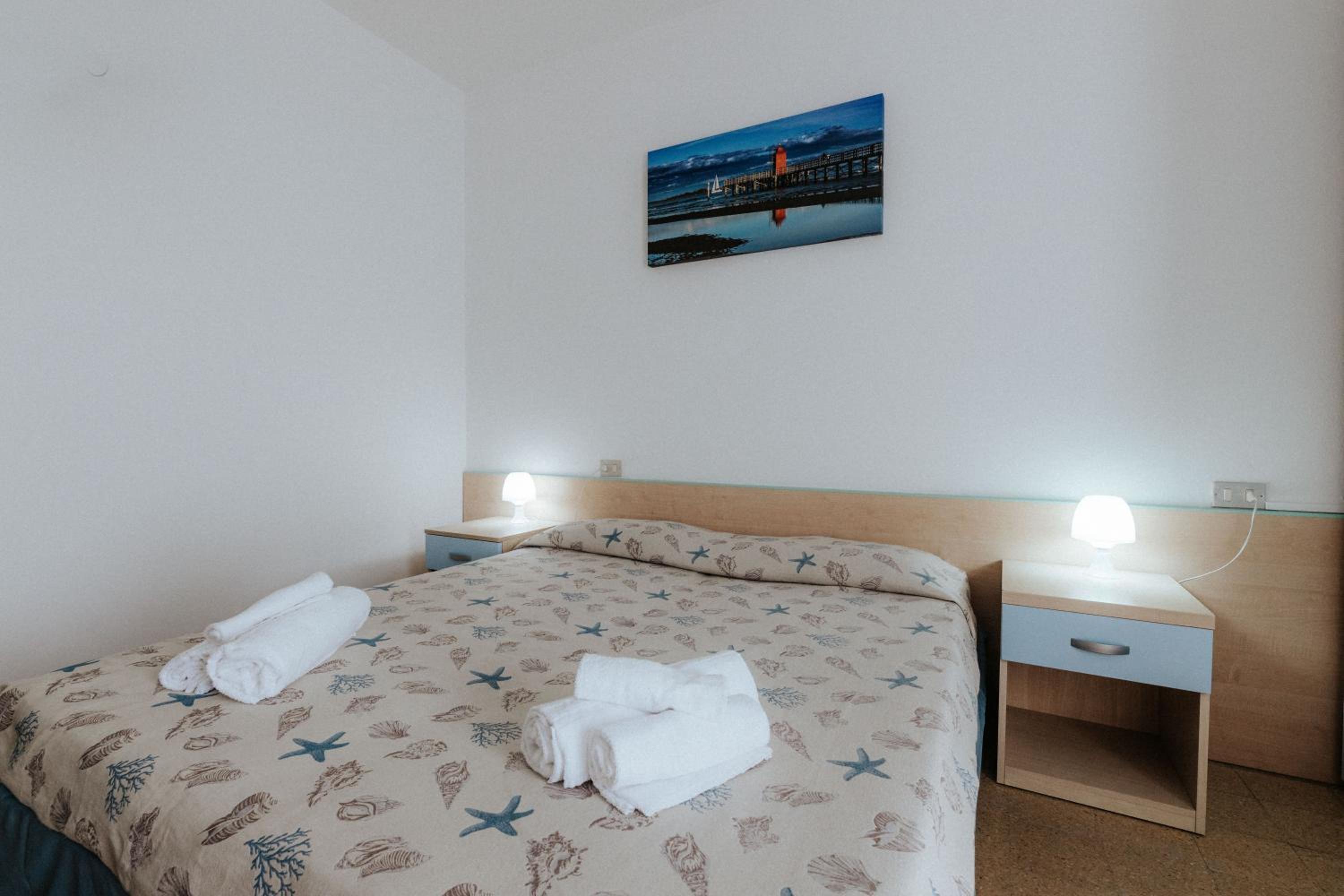 Double or Twin Room - Photo 6