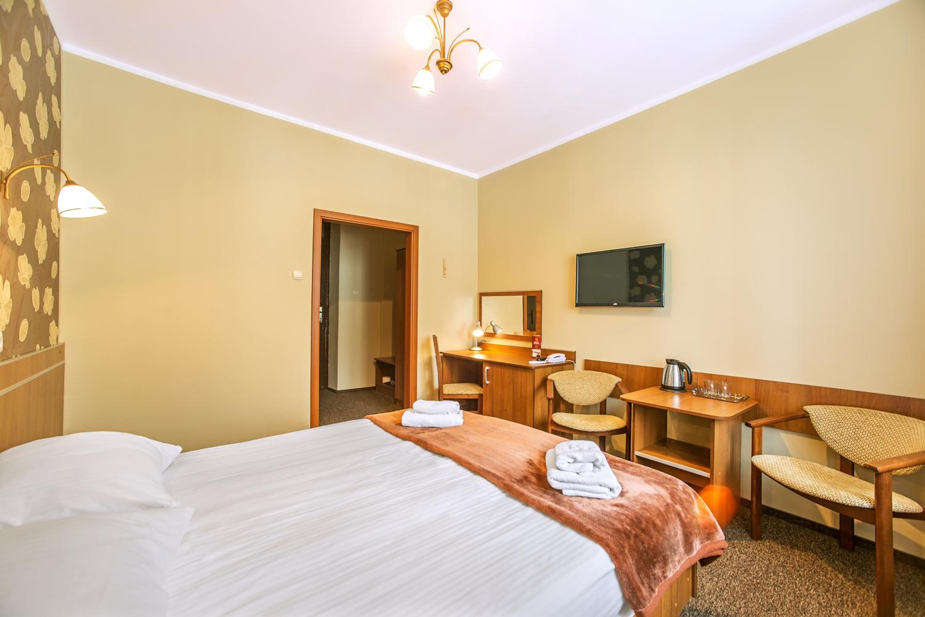 Double or Twin Room - Photo 2