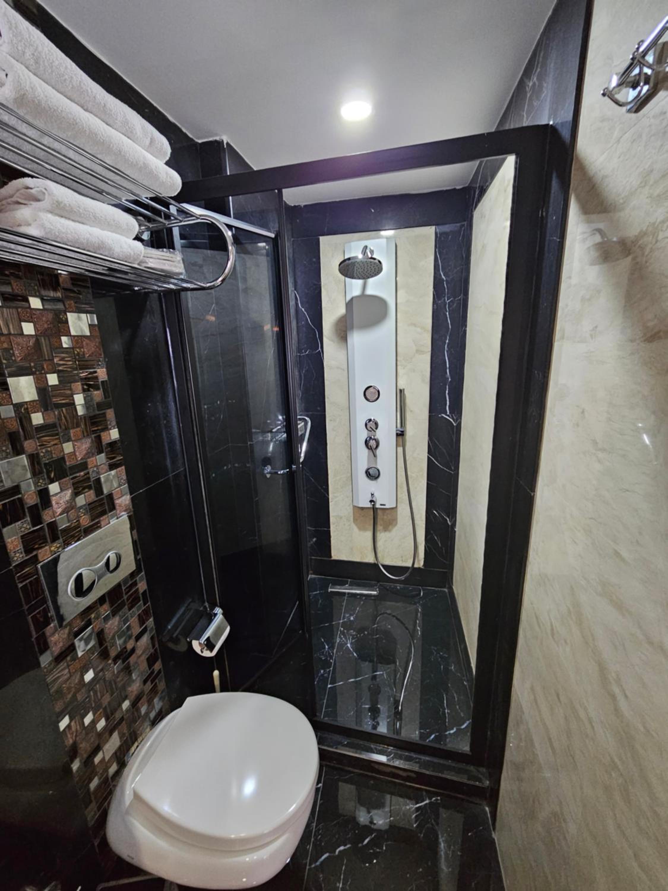 Deluxe Suite with Sea View photo 2