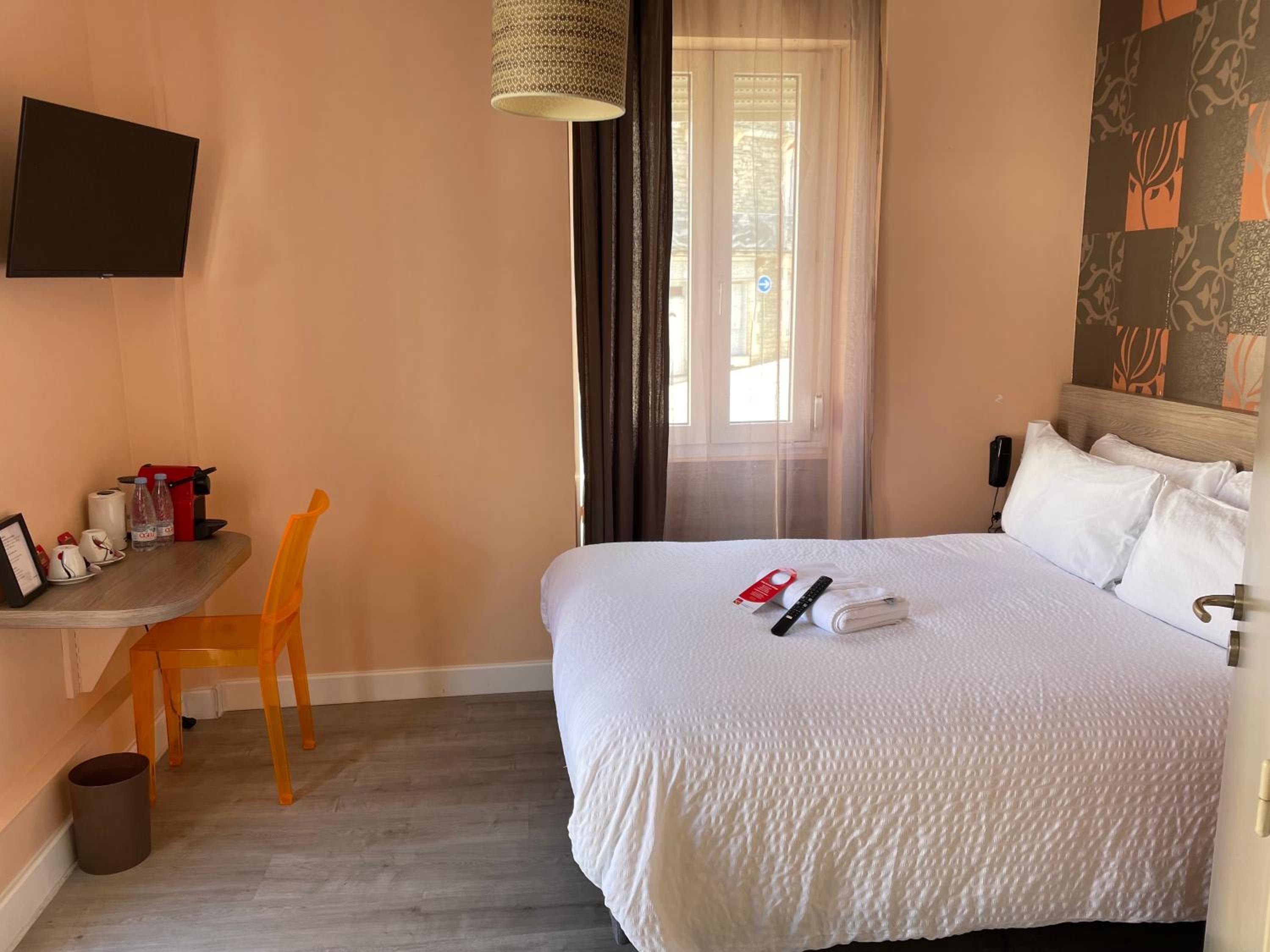 Double Room with Terrace - Photo 2