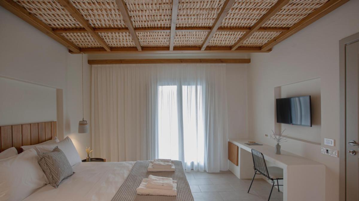 Suite with Hot Tub