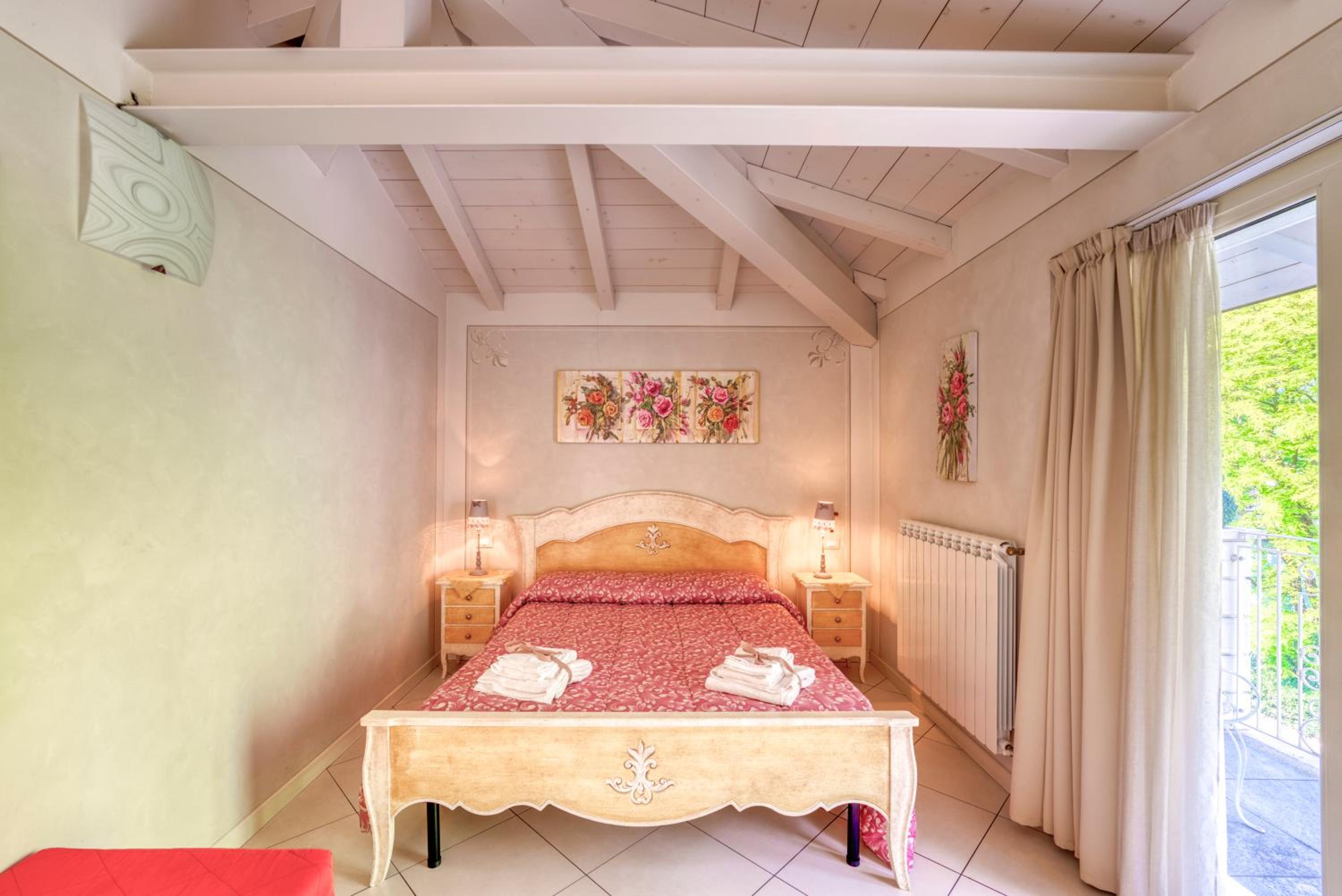 Double Room with Mountain View - Photo 1