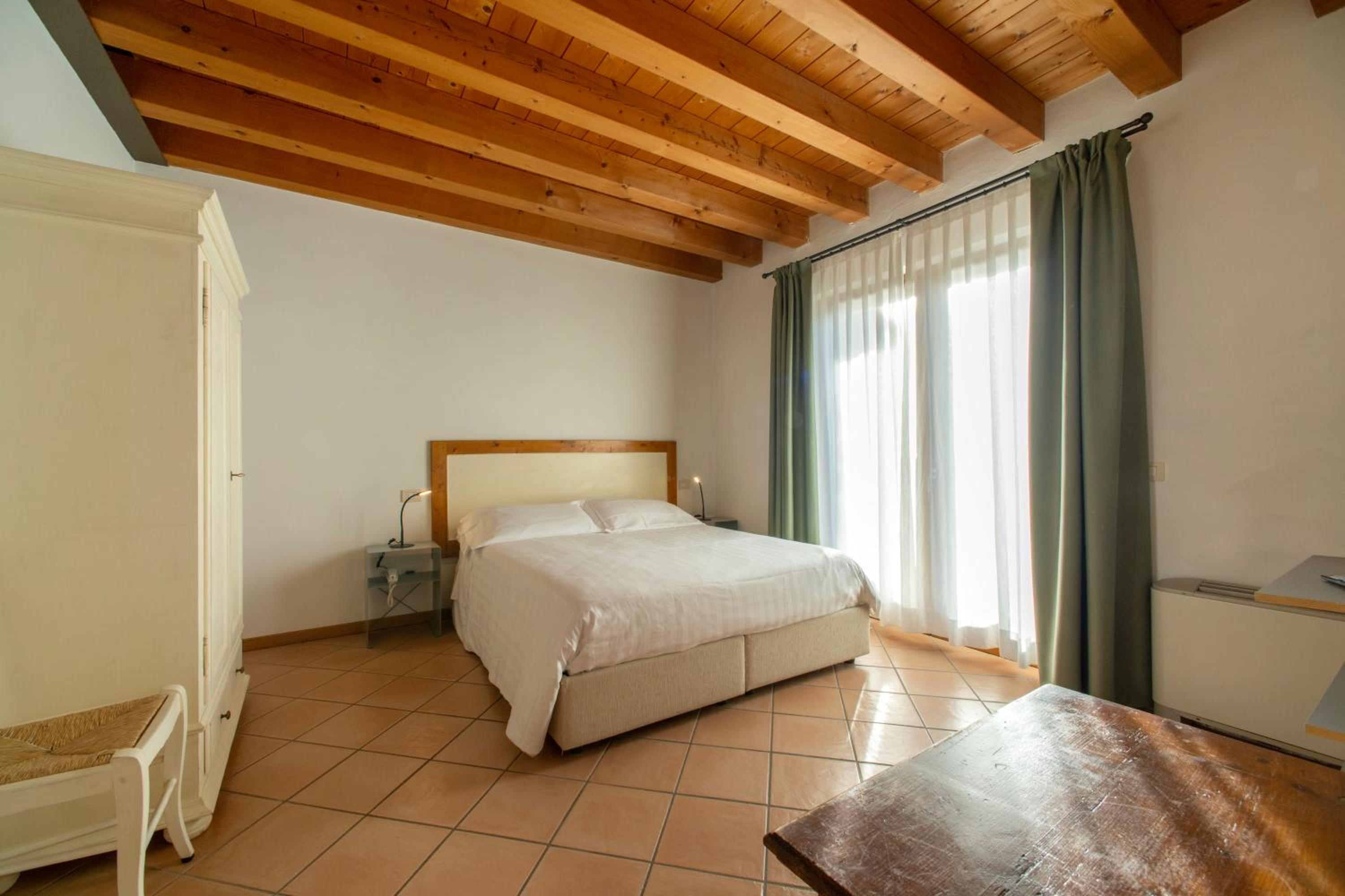 Superior Studio with Balcony and Lake View - Photo 1