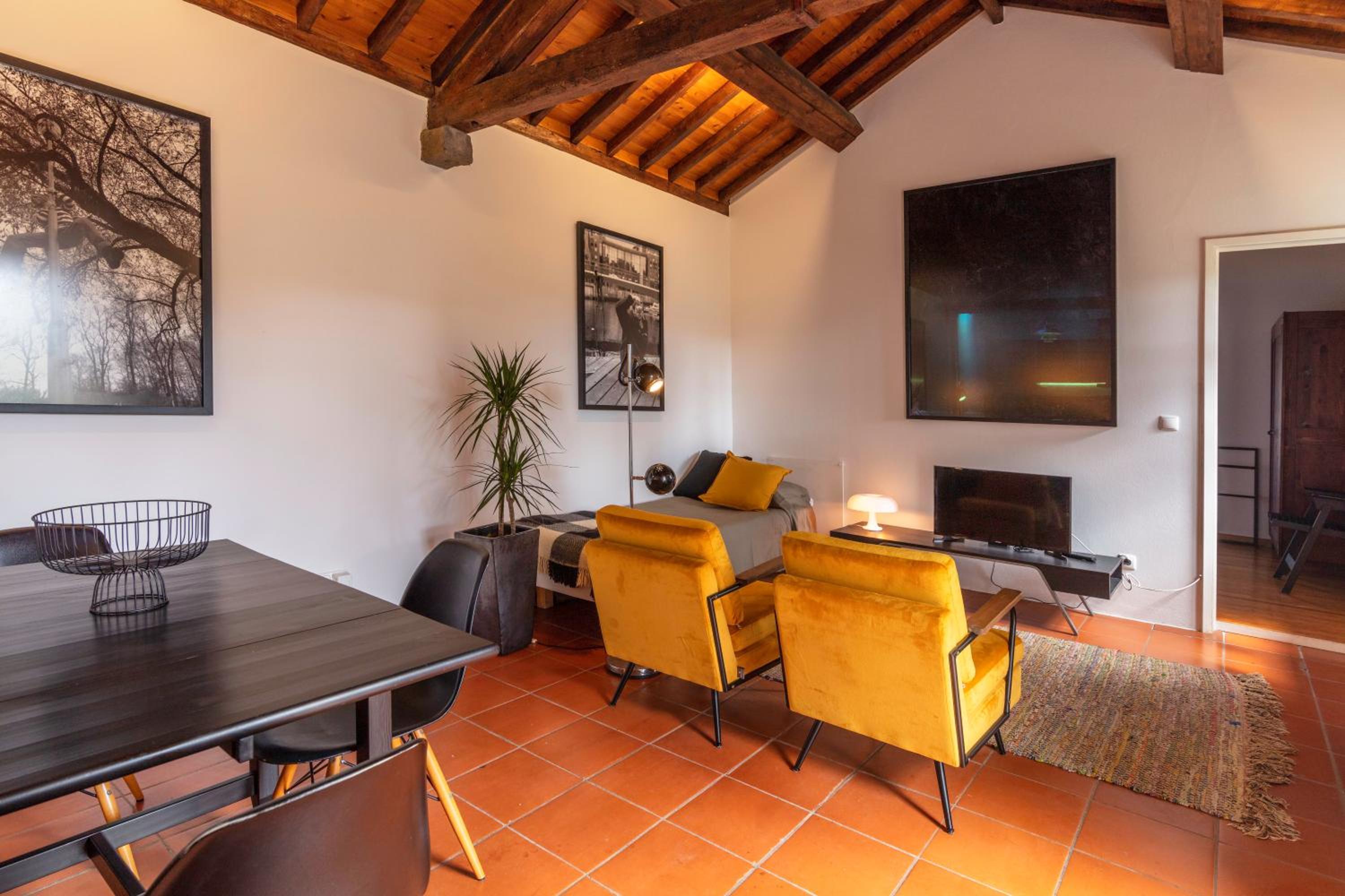 One-Bedroom Apartment - Photo 14