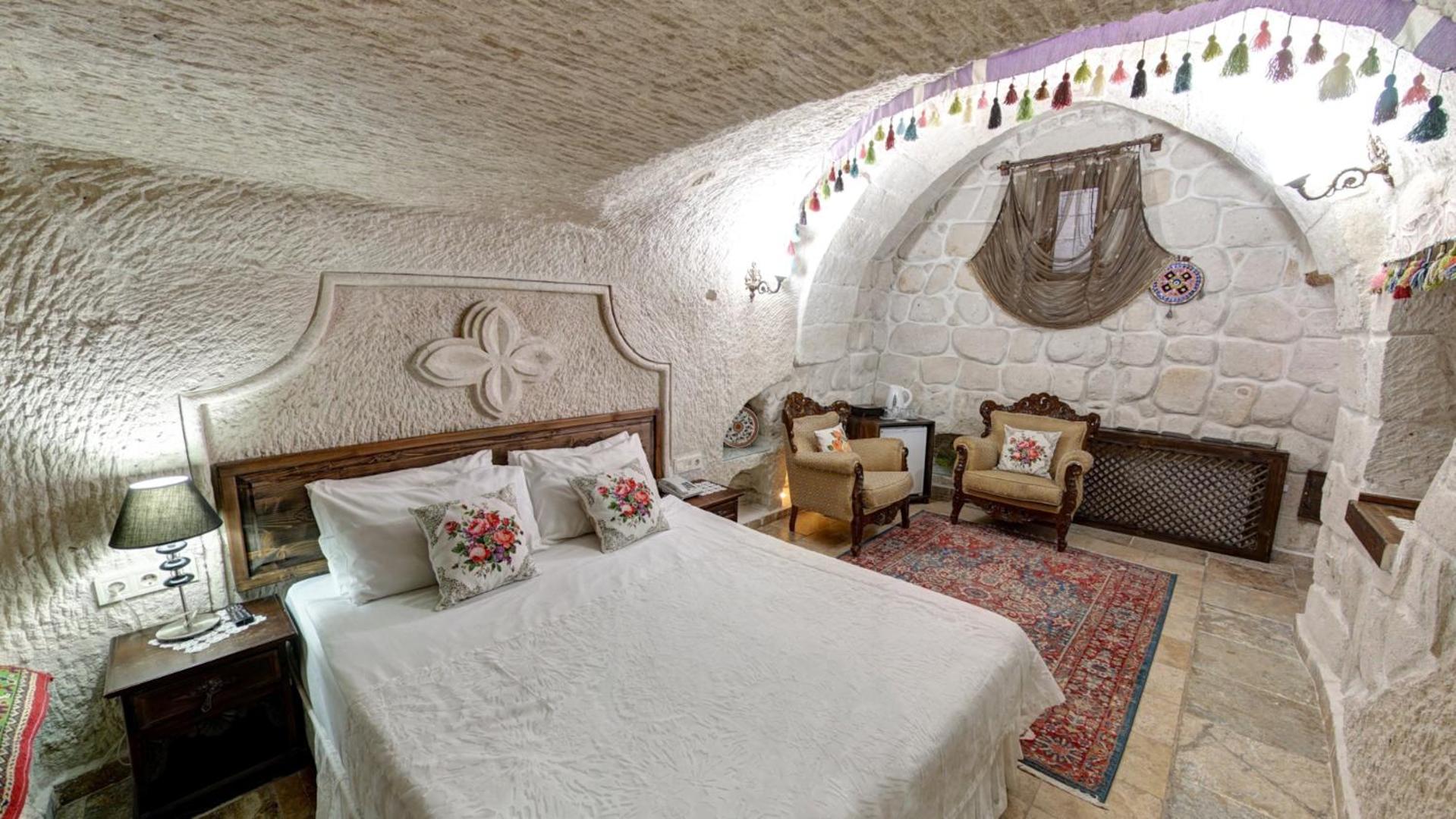 Superior Cave Room photo 1