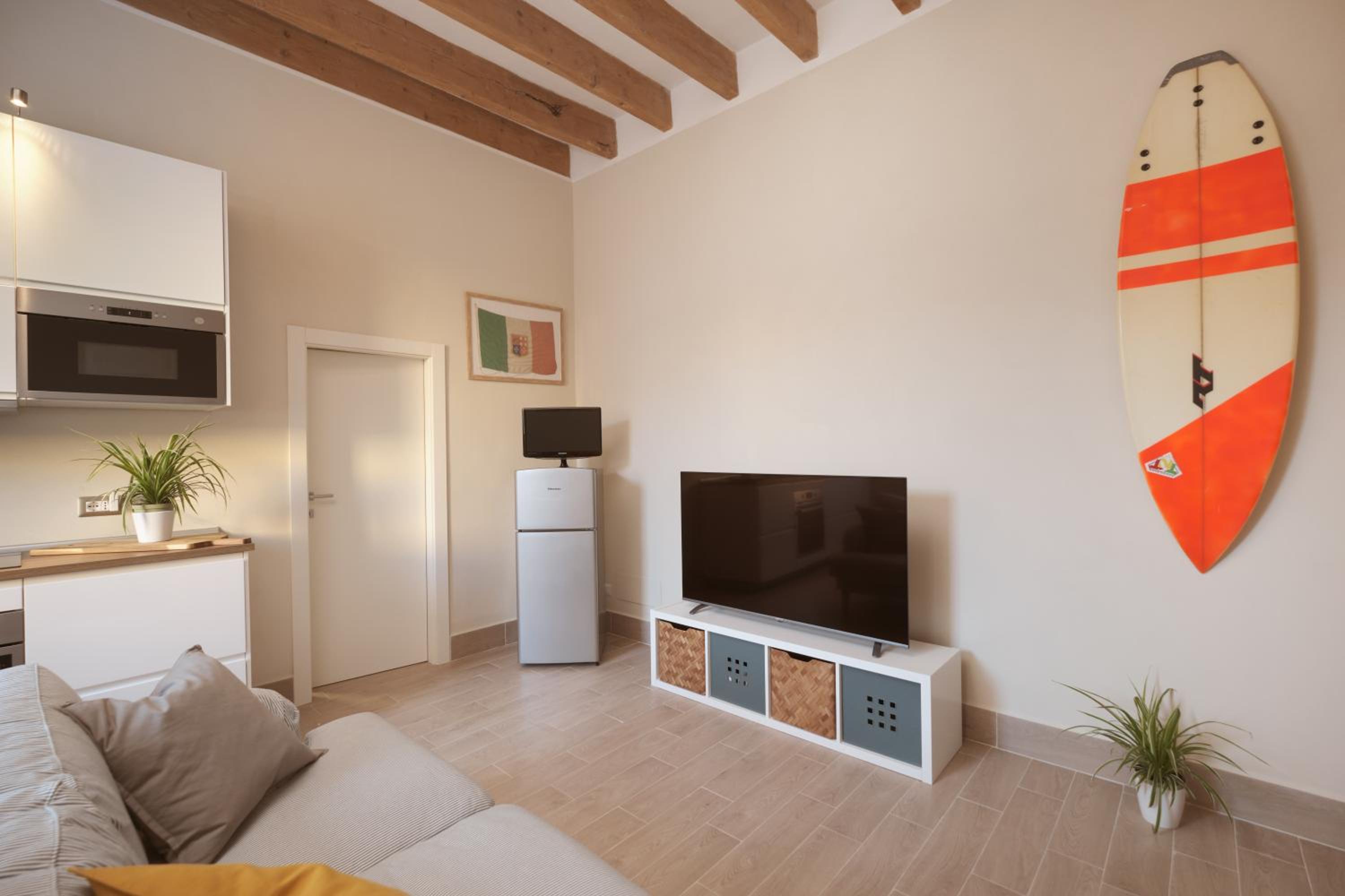 One-Bedroom Apartment photo 2
