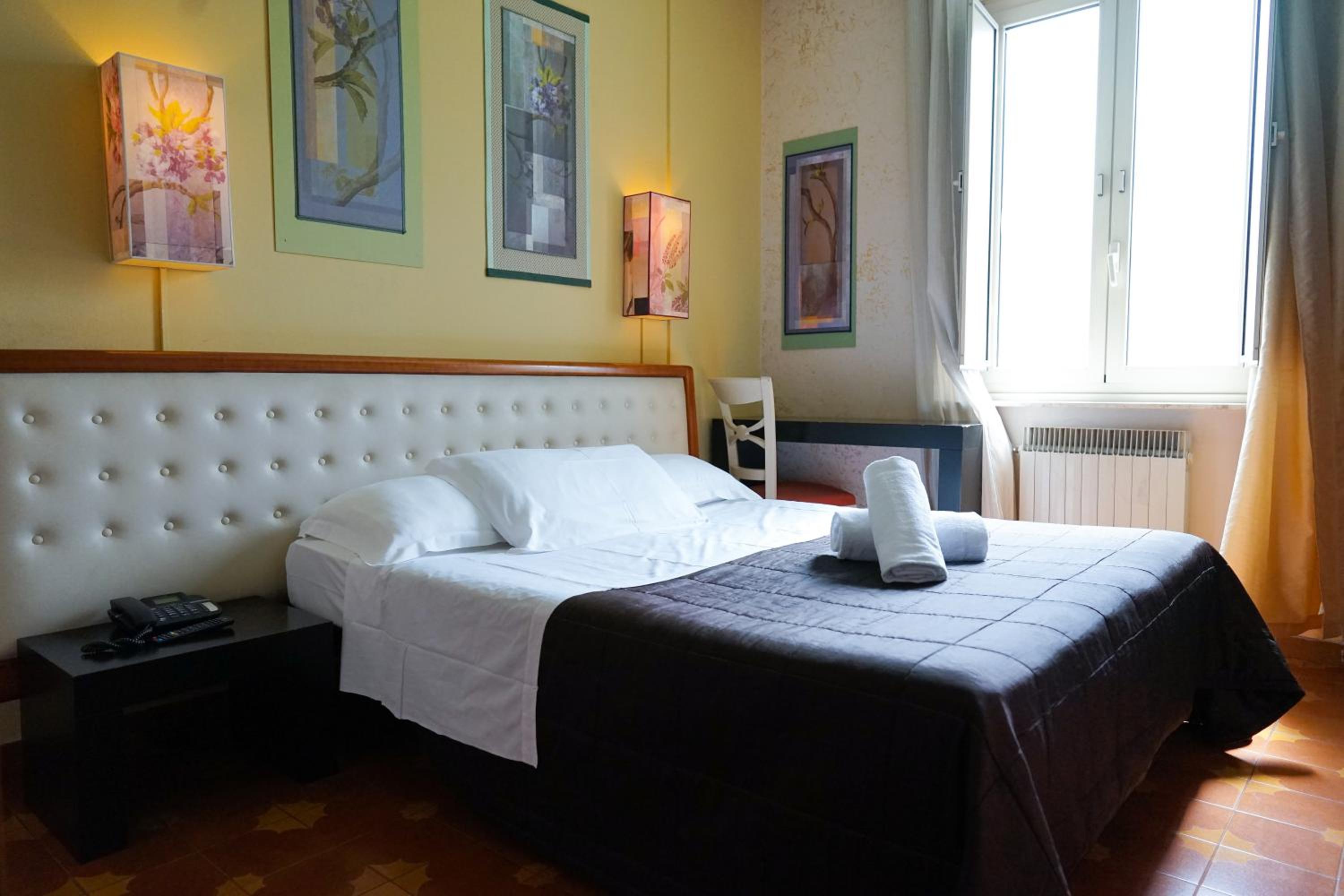 Small Double Room photo 1