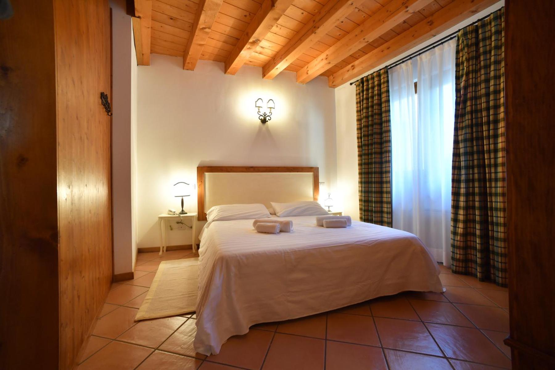 Superior One-Bedroom Apartment with Garden View - Photo 3