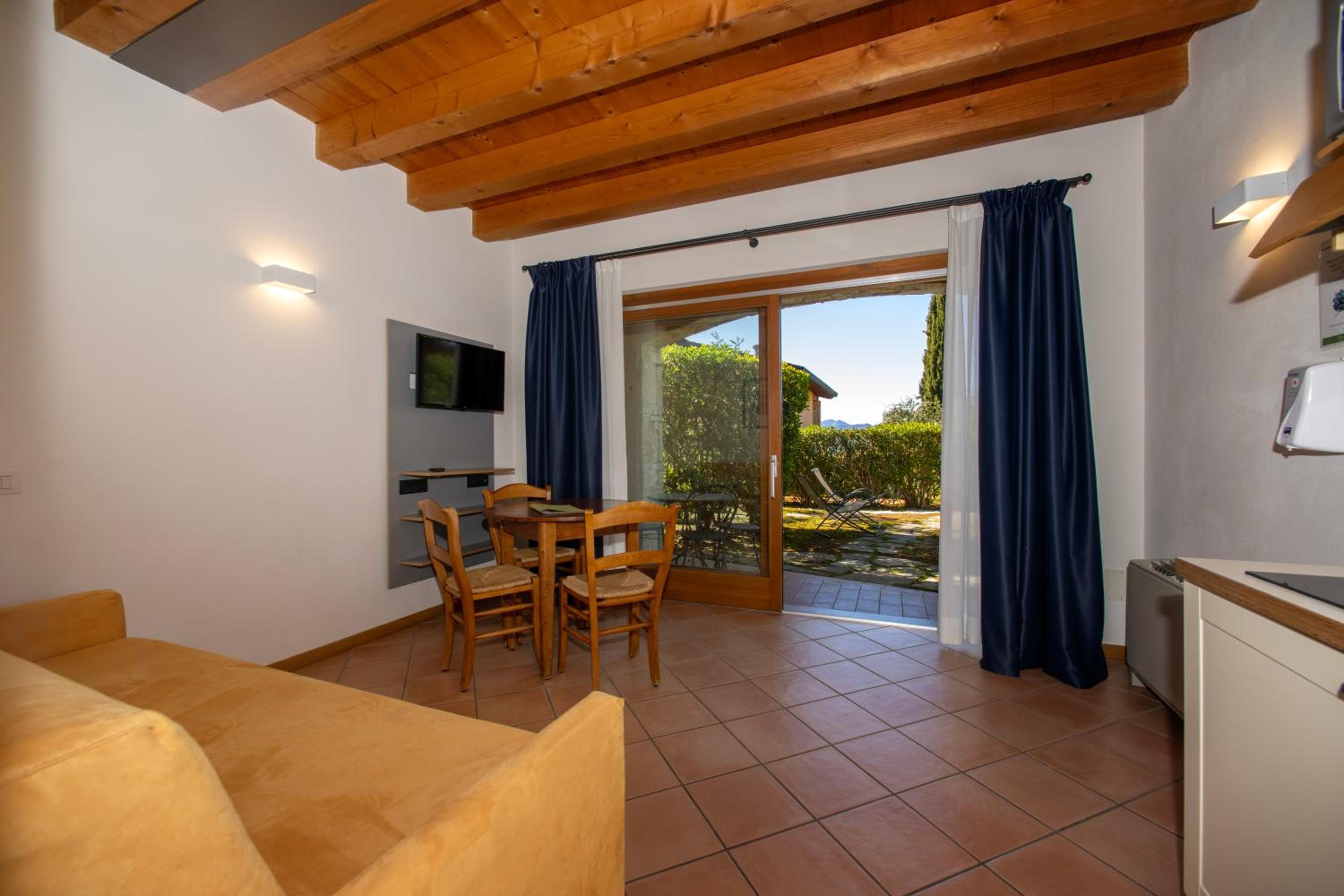Superior Studio with Garden View - Photo 3