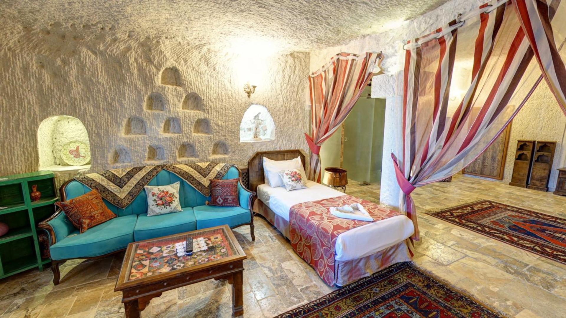 King Cave Suite photo 2