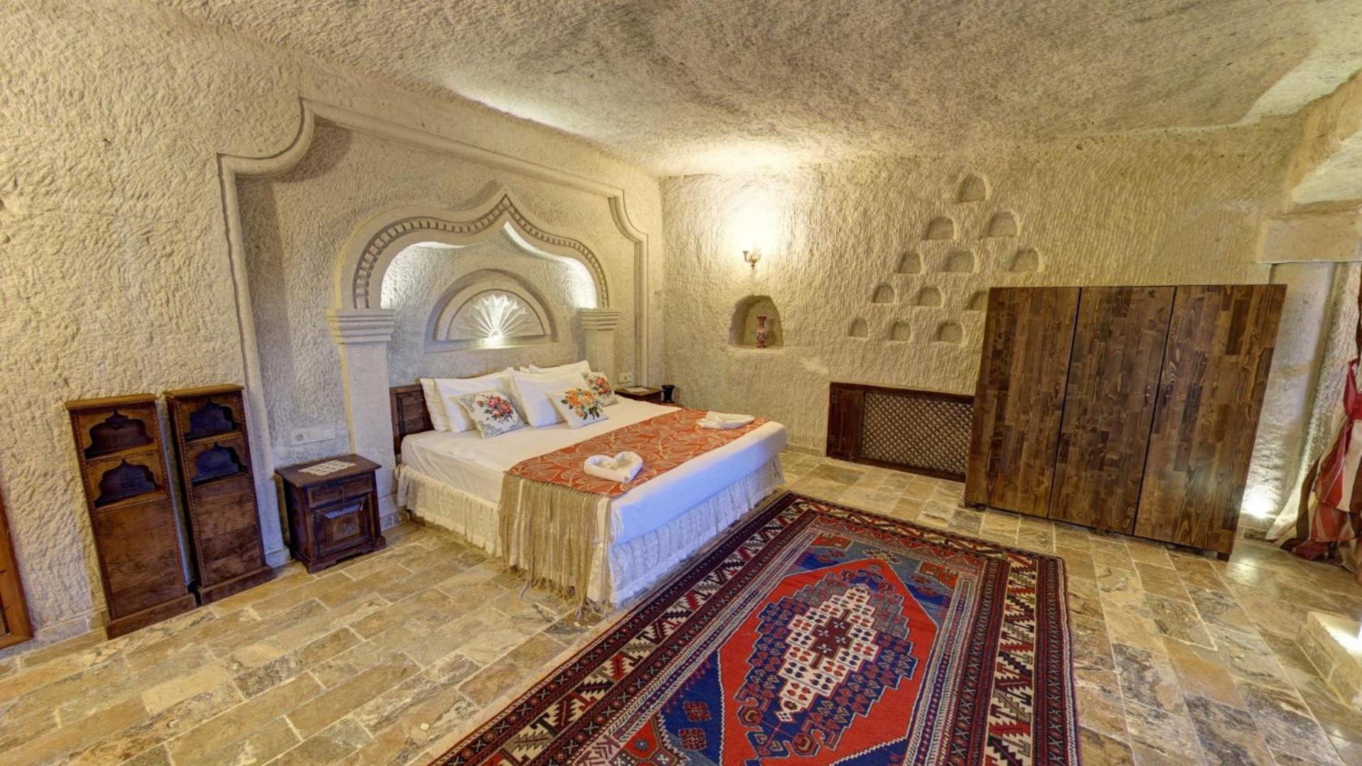 King Cave Suite photo 1
