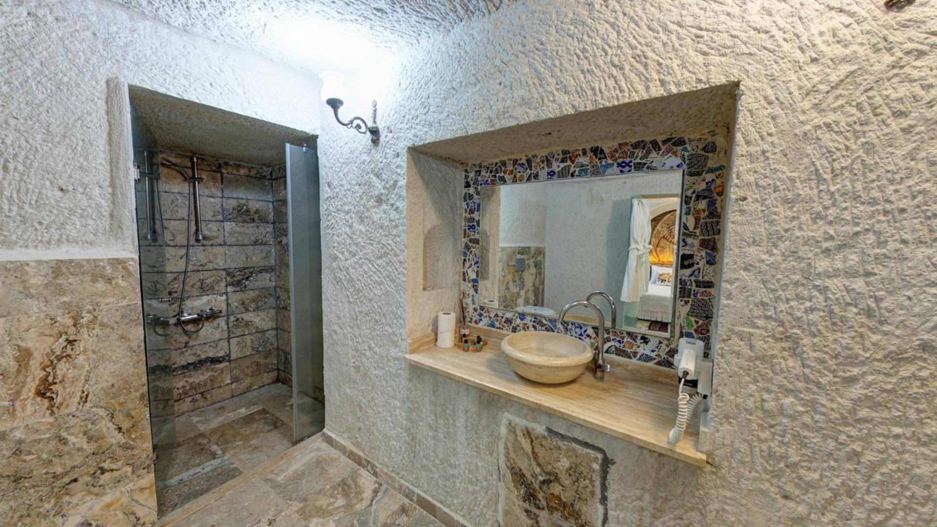 Junior Cave Suite photo 3