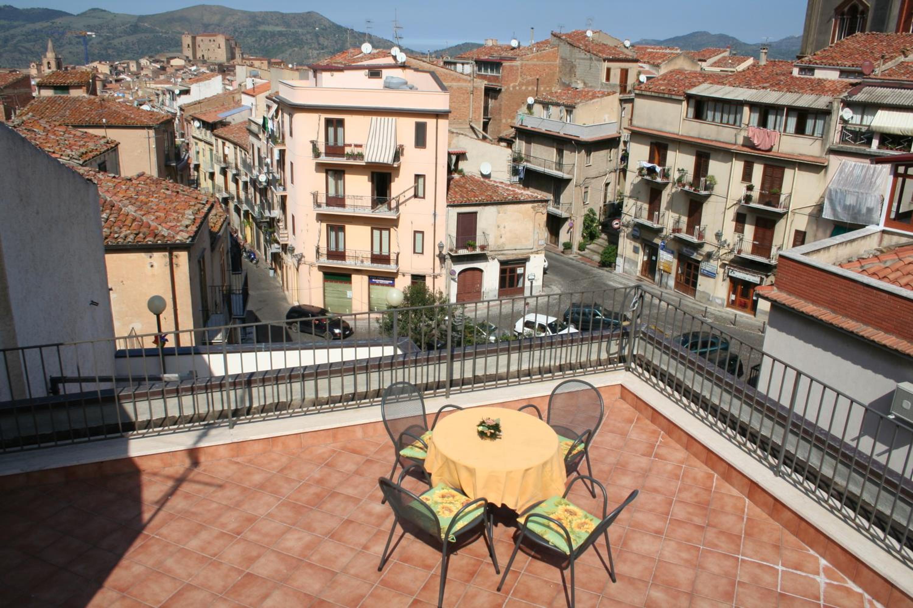 Penthouse Apartment - Photo 10