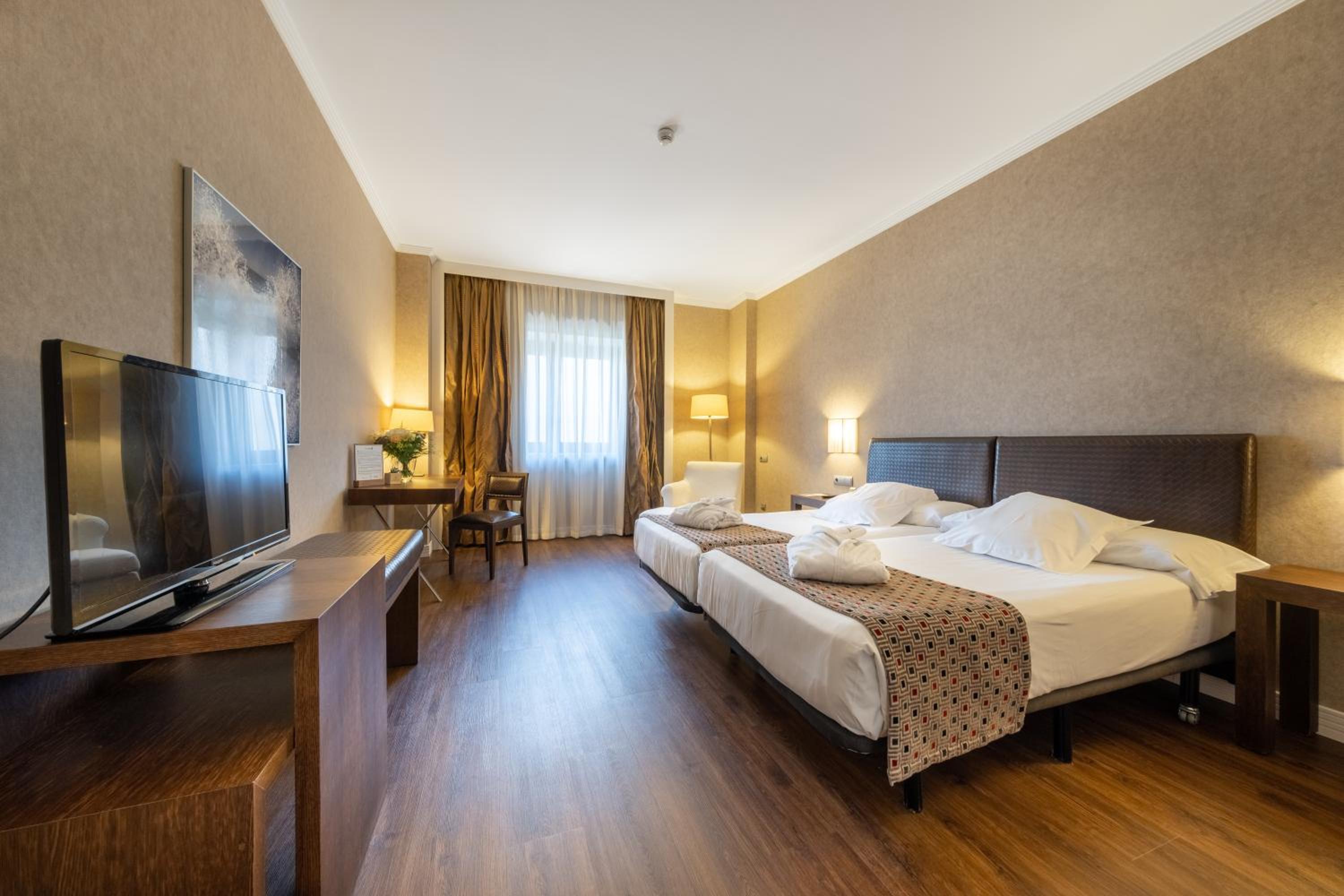 Double or Twin Room photo 3