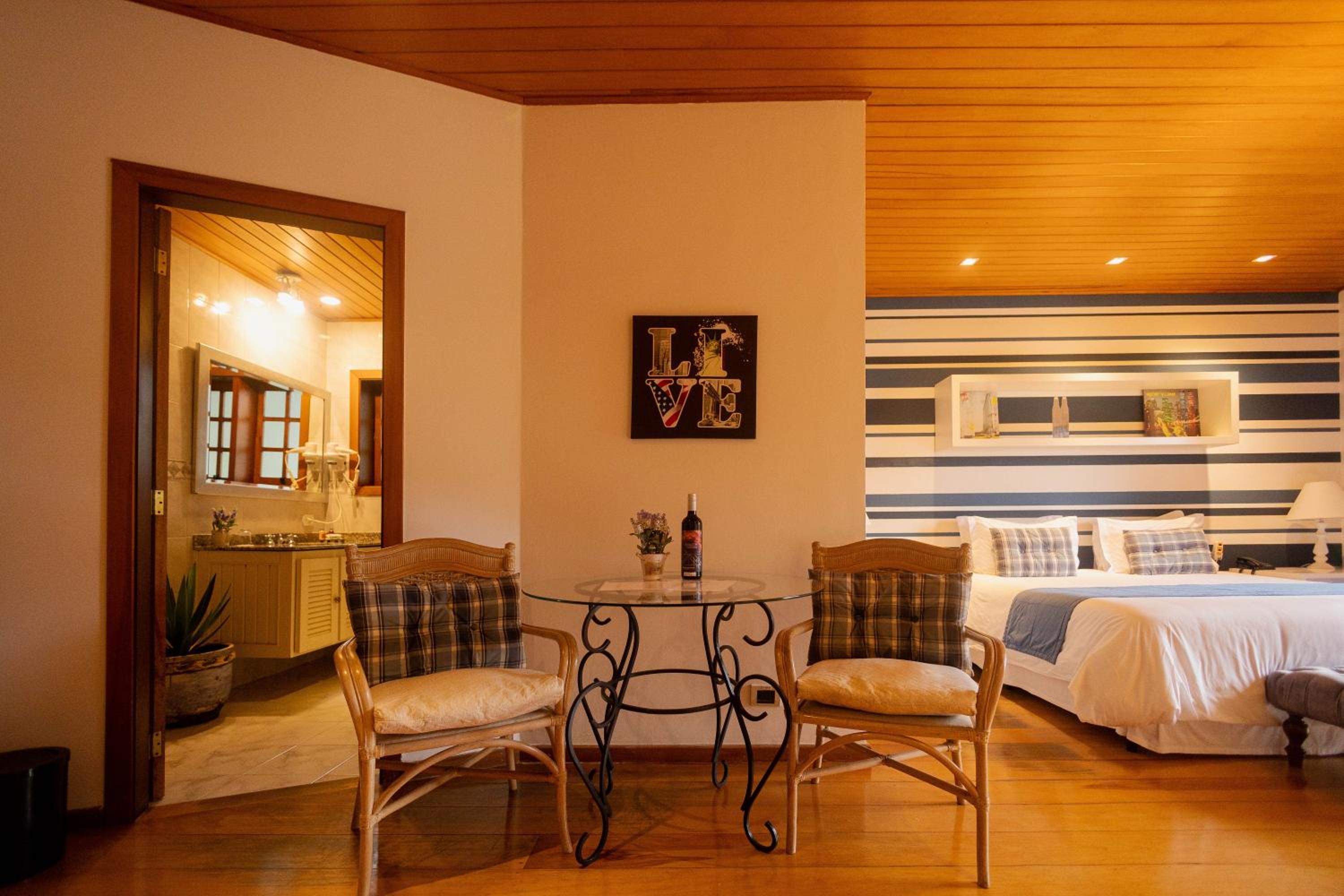 King Suite with Balcony photo 2