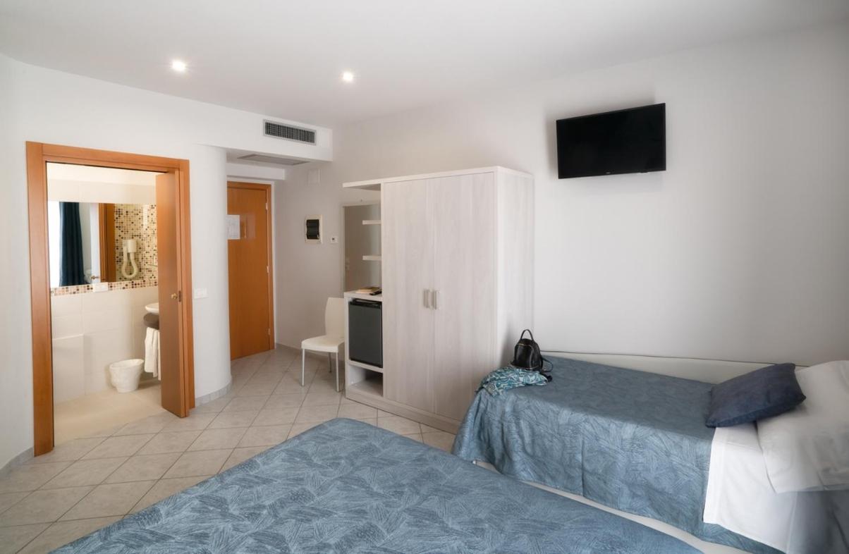 Deluxe Quadruple Room photo 3