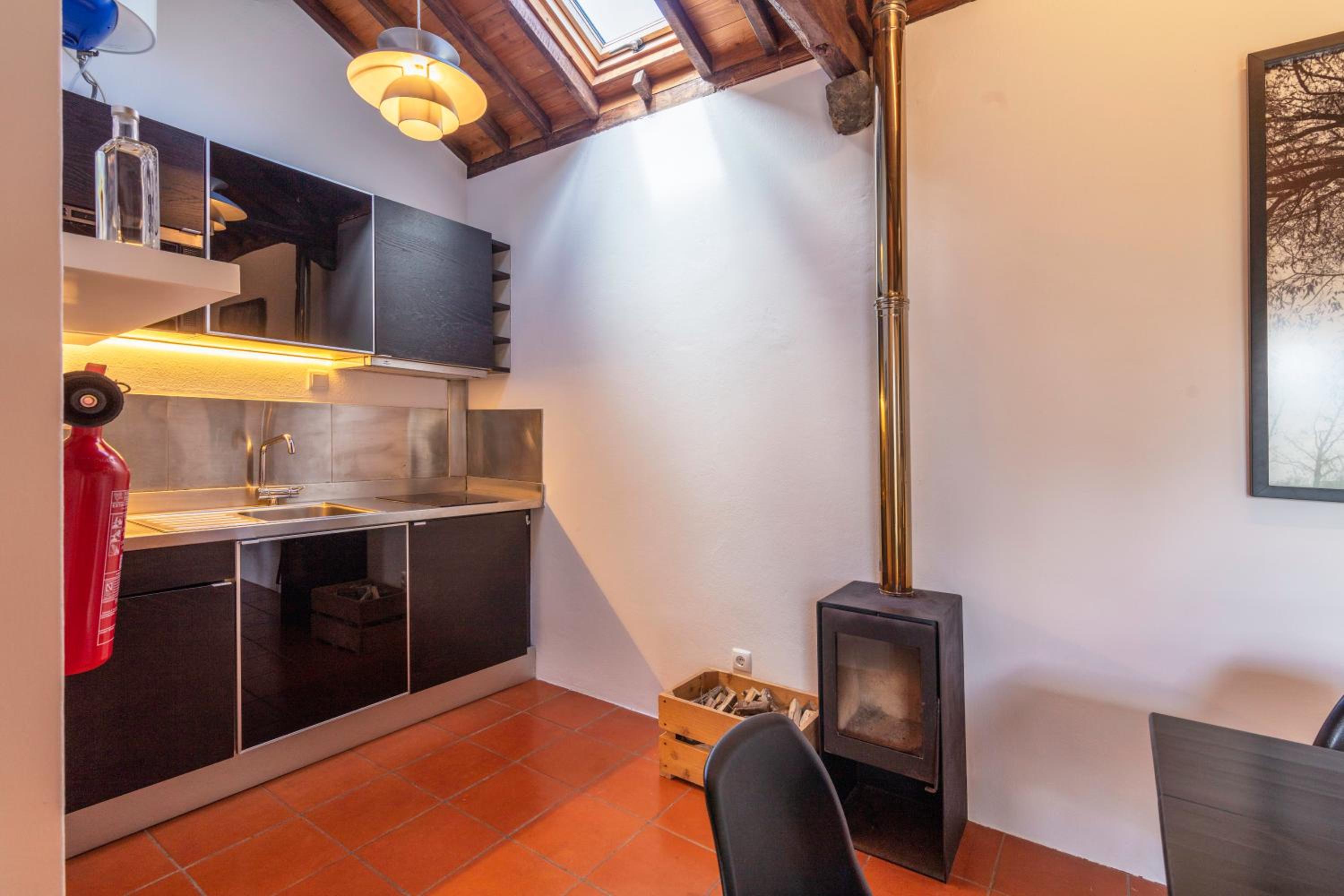 One-Bedroom Apartment - Photo 10