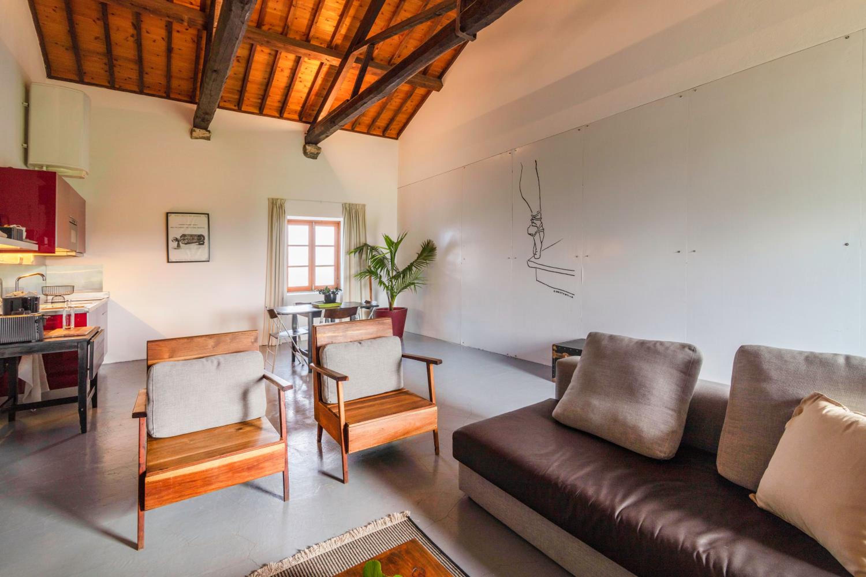 Loft - Photo 1