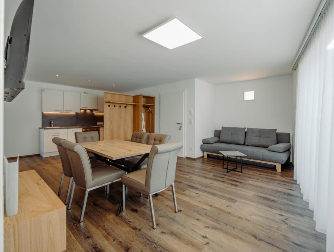 One-Bedroom Apartment - Photo 11