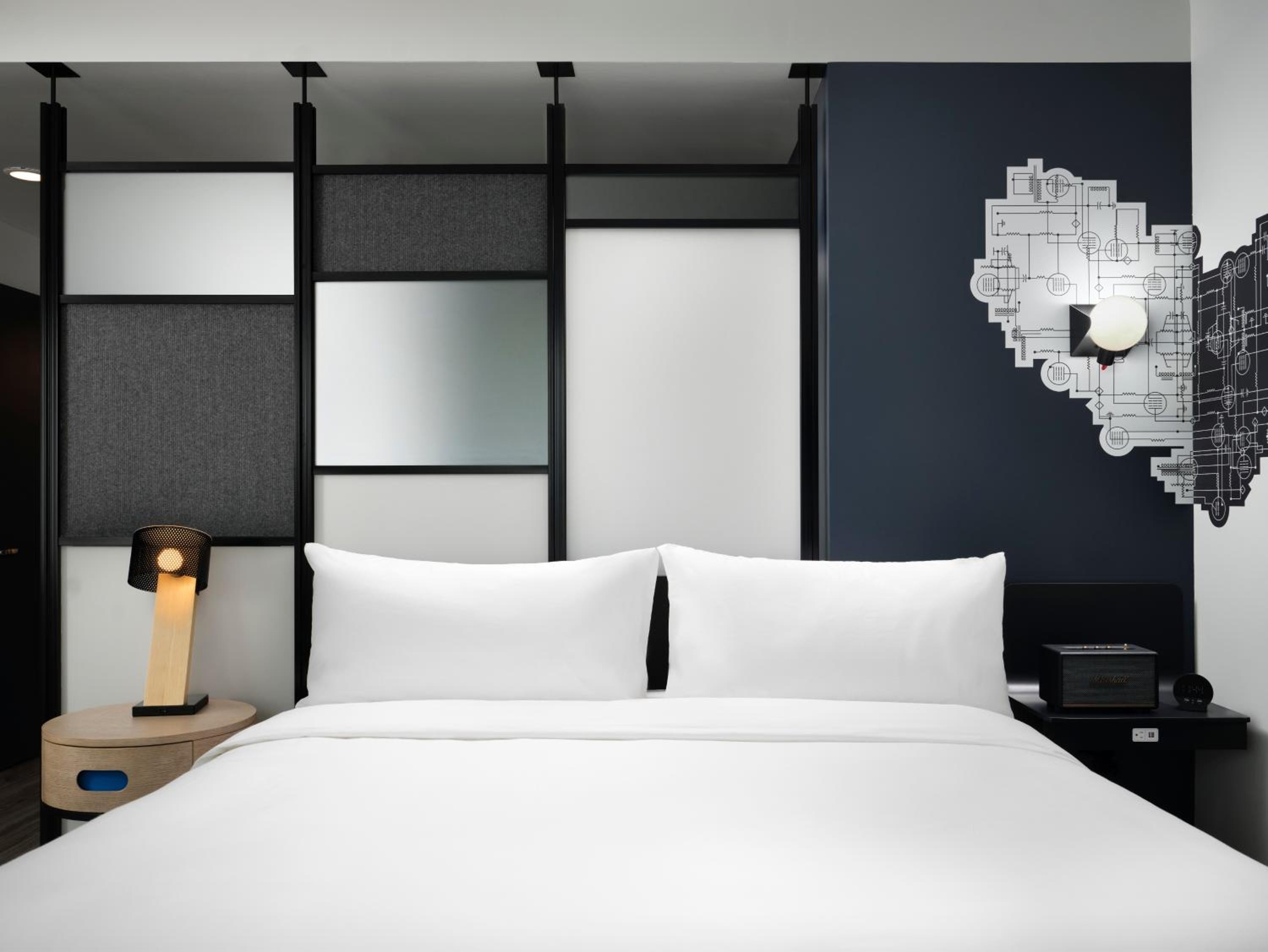 King Room with View - Photo 2