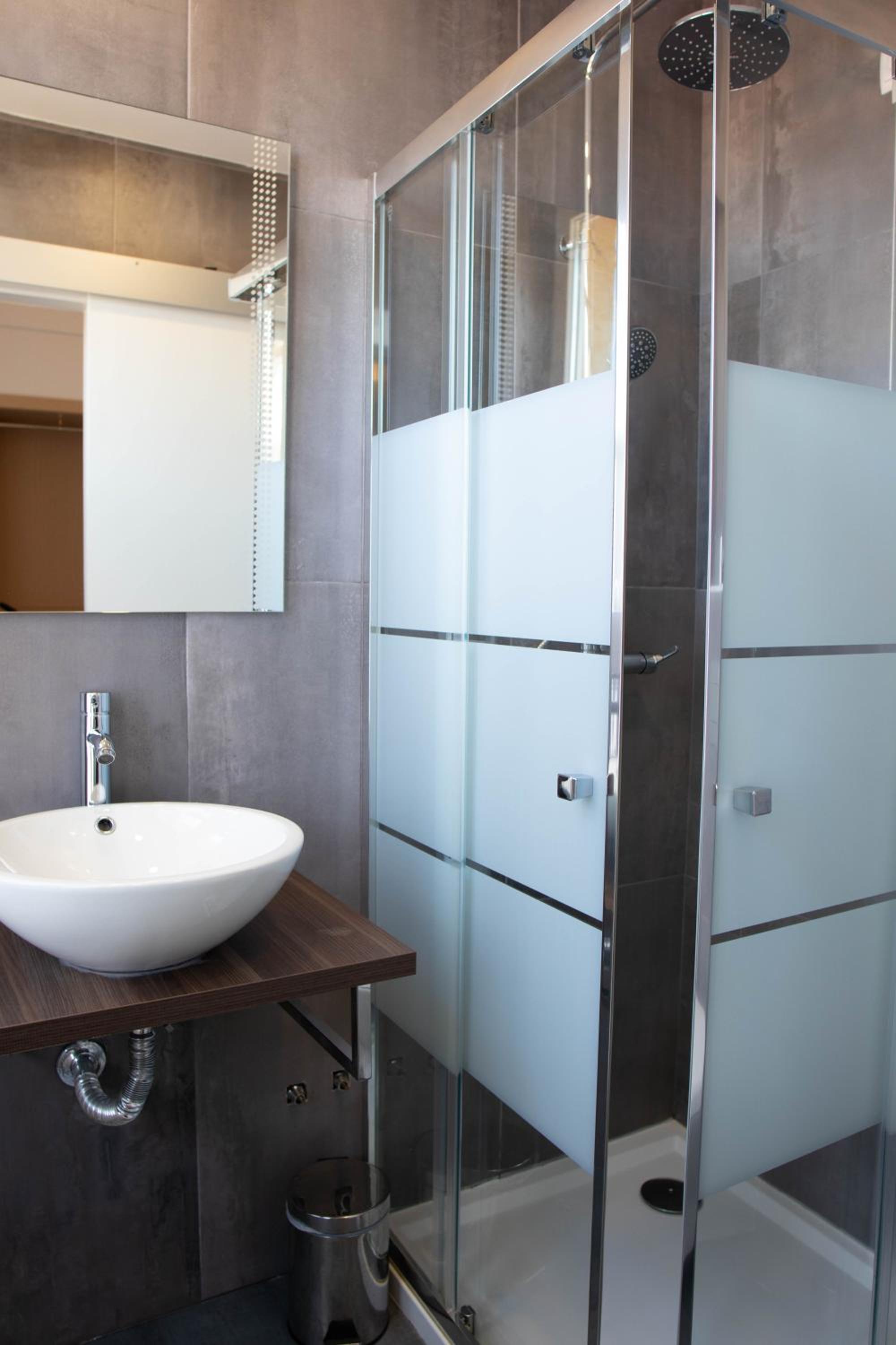 Superior Twin Room with Balcony - Photo 5