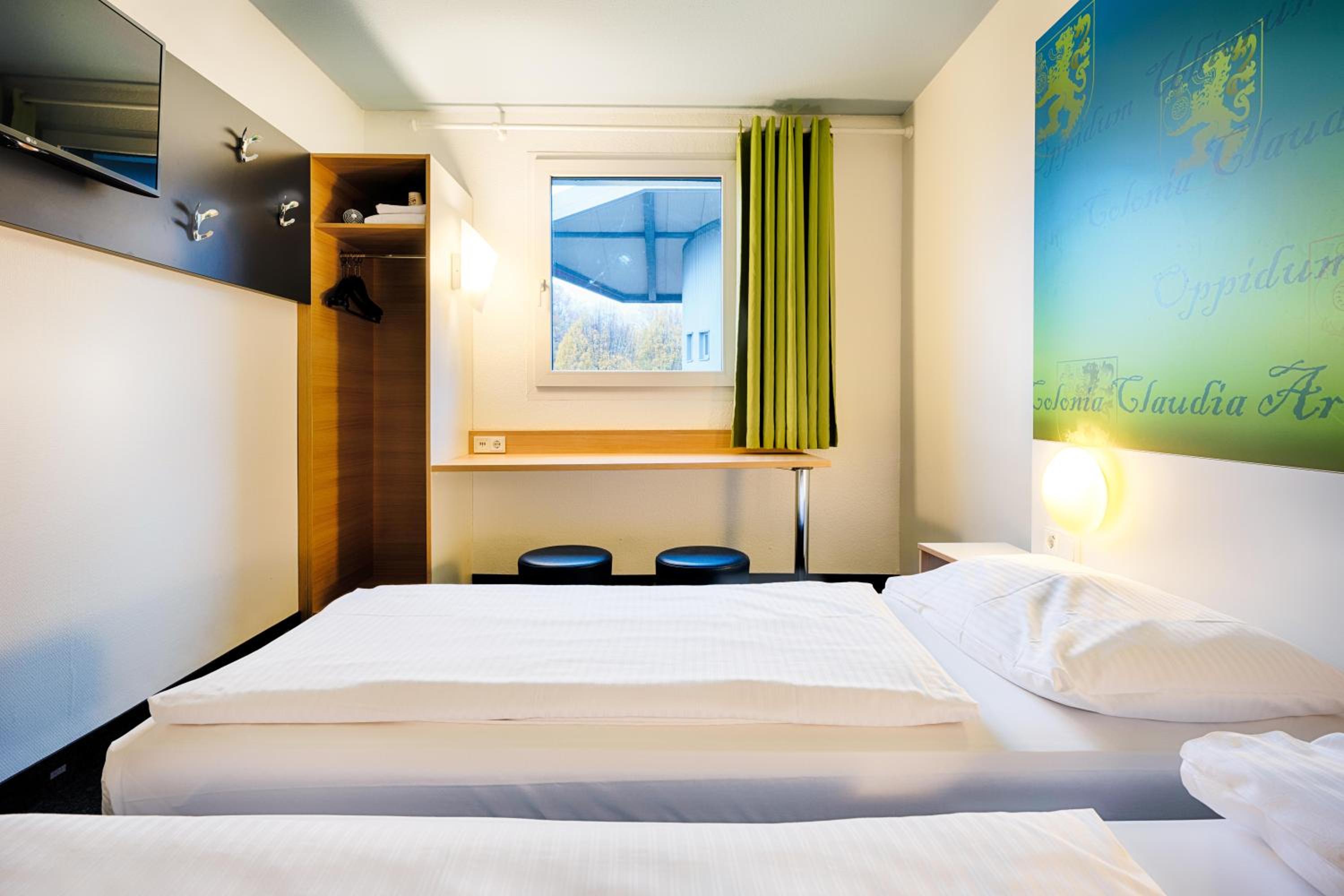 Twin Room - Photo 4