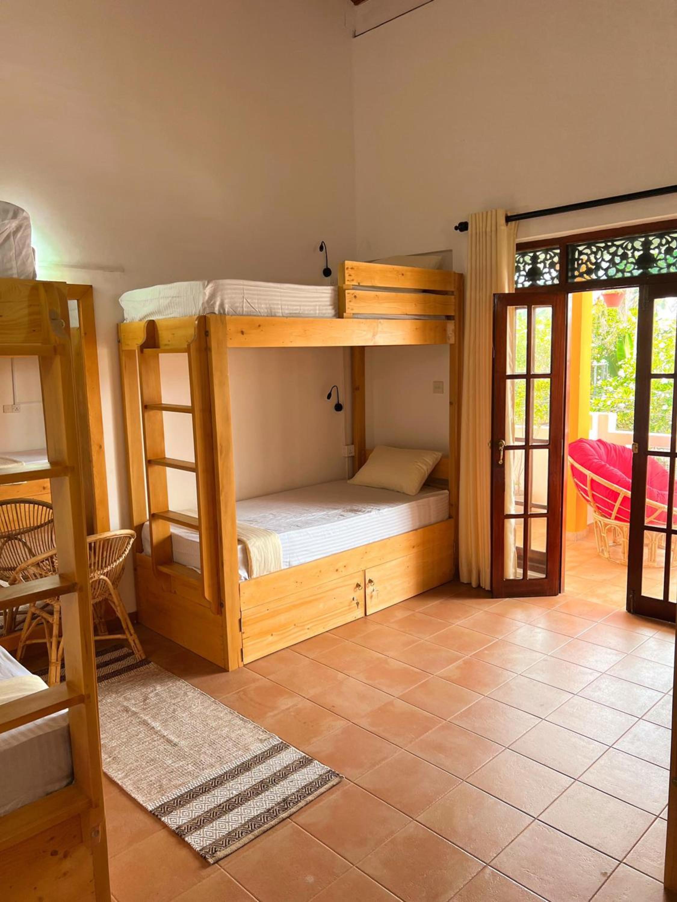 Bed in 6-Bed Female Dormitory Room photo 3