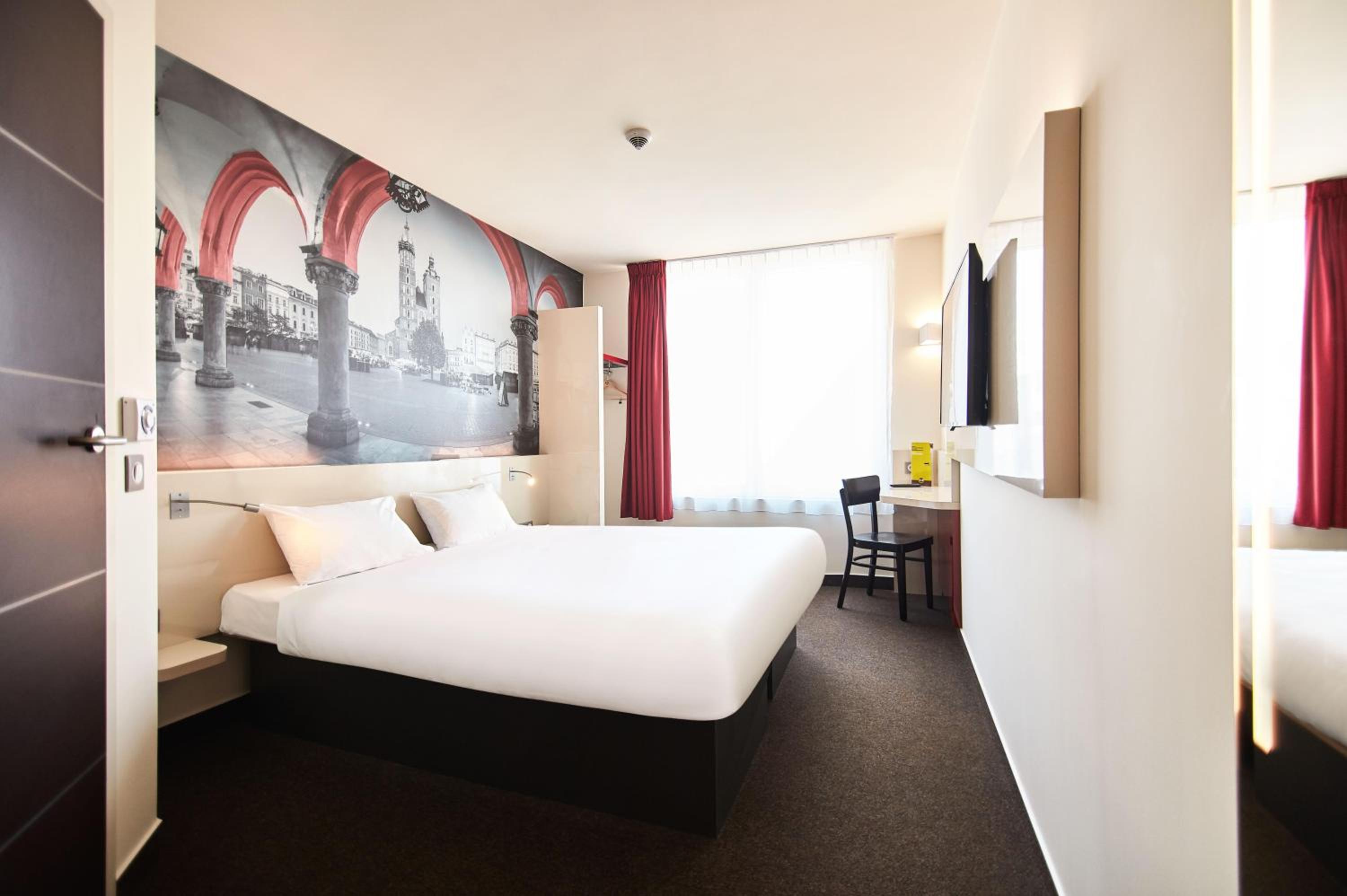 Double Room - Photo 5