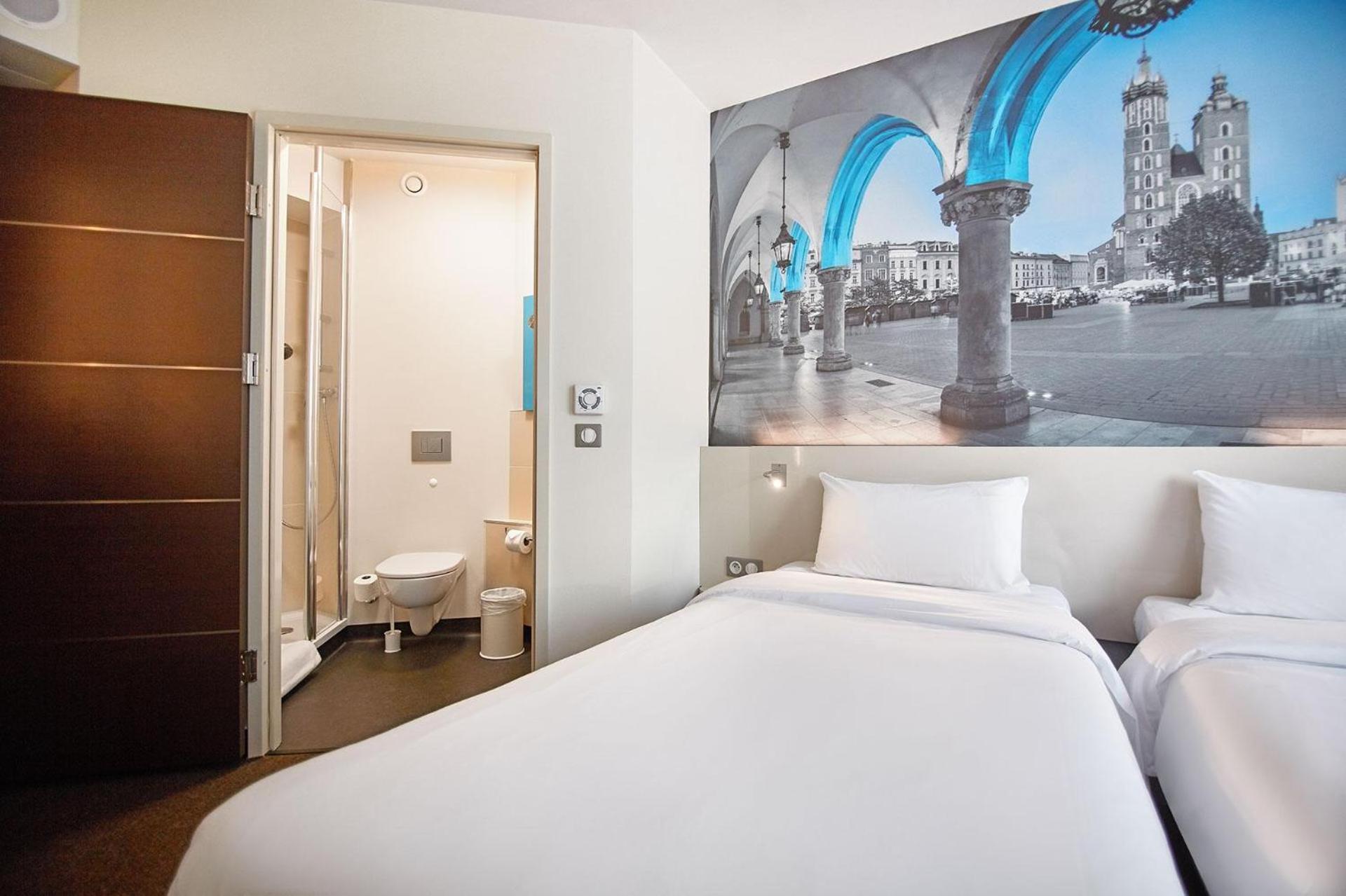 Twin Room - Photo 7