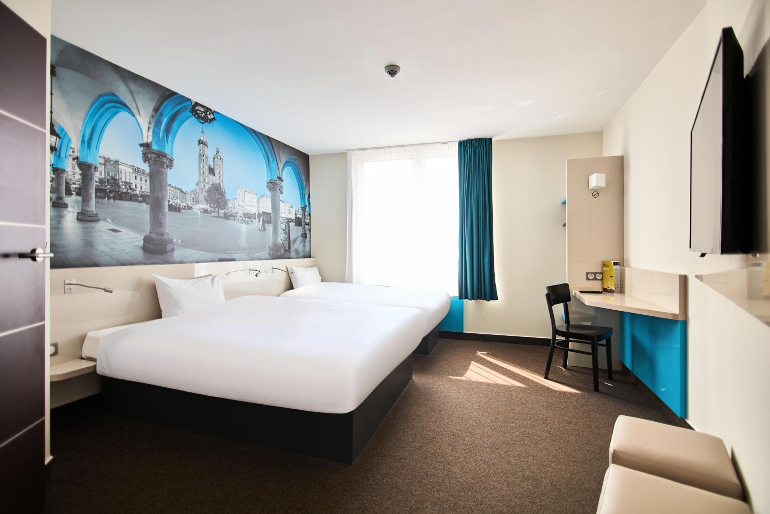 Twin Room - Photo 3