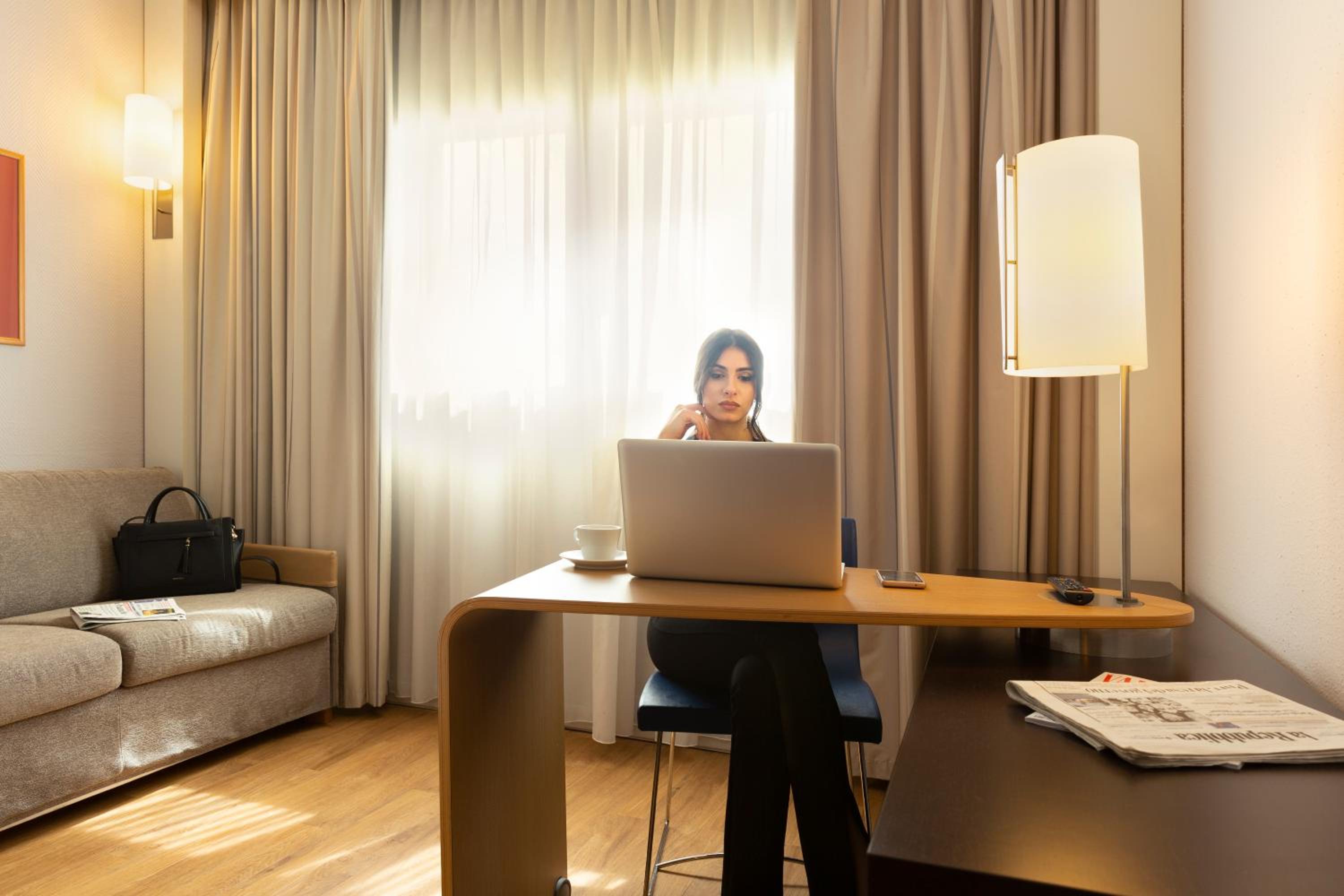 Standard Double Room - Photo 9