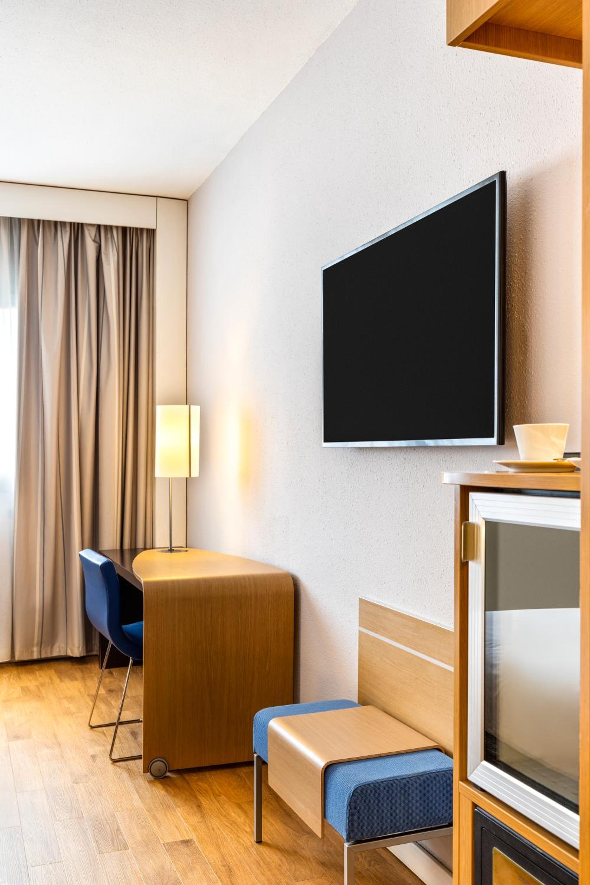 Standard Double Room - Photo 10