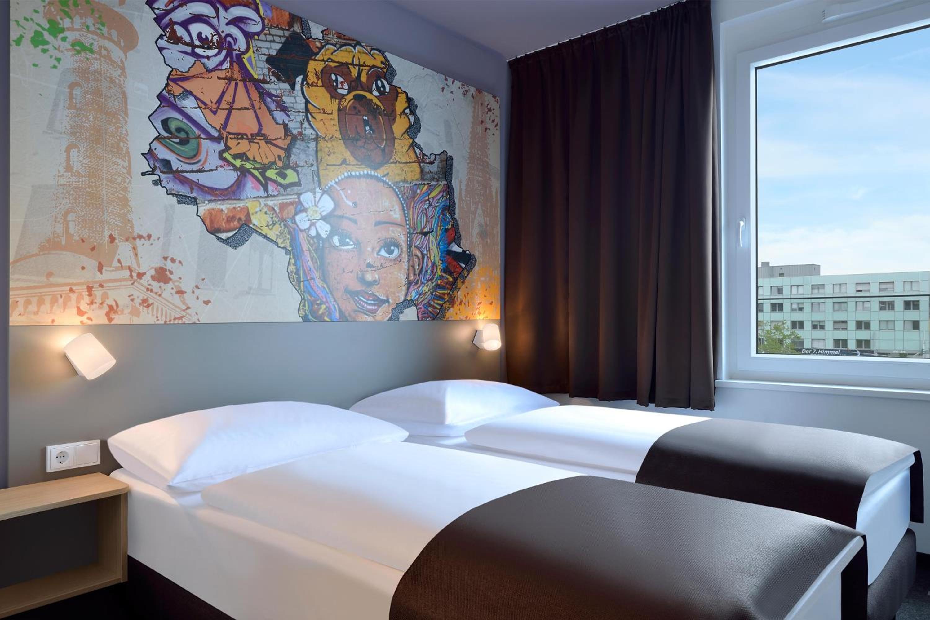 Twin Room - Photo 1