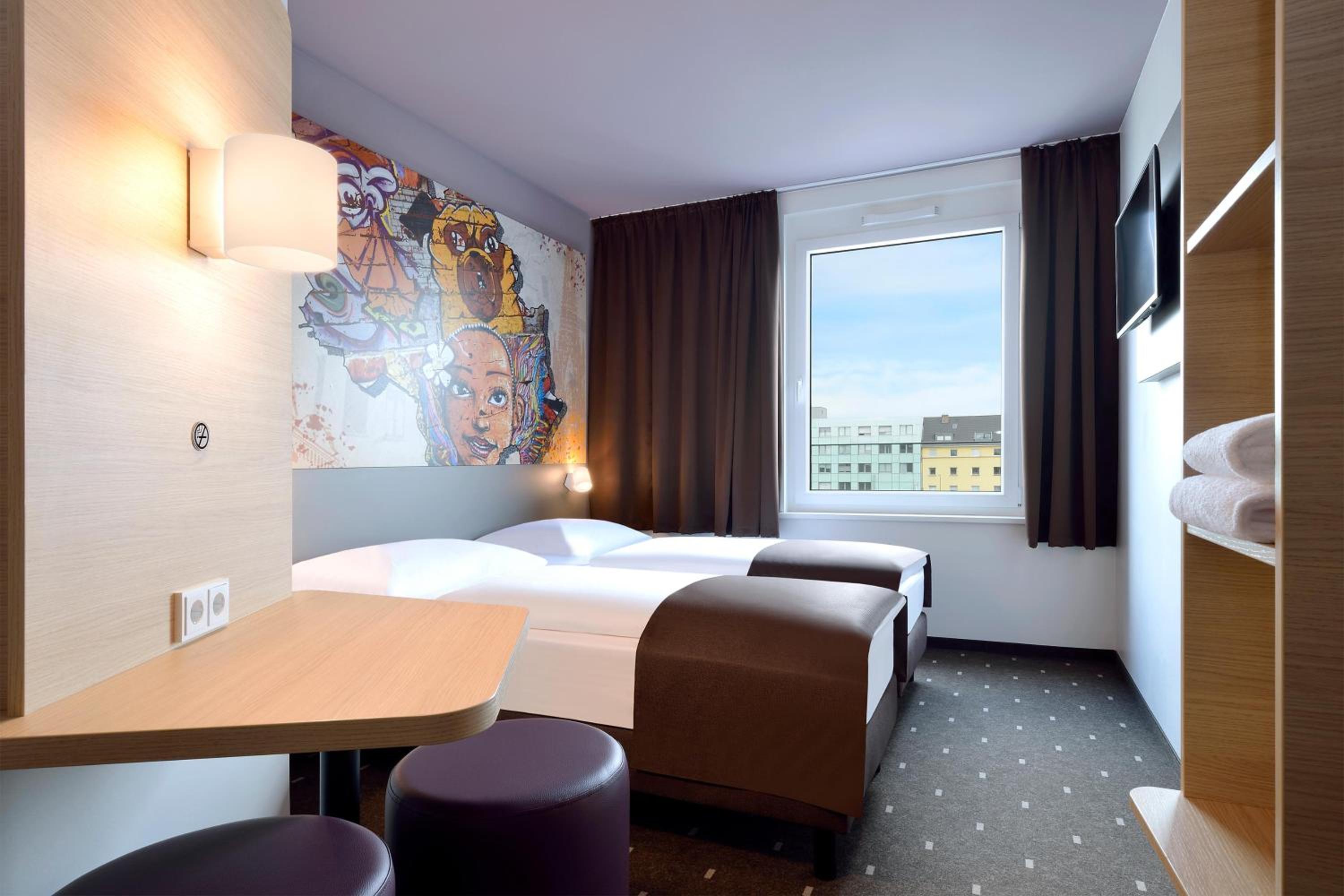Twin Room - Photo 2