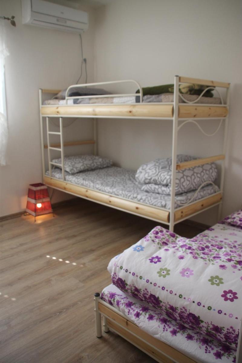 Quadruple Room with Shared Bathroom photo 2