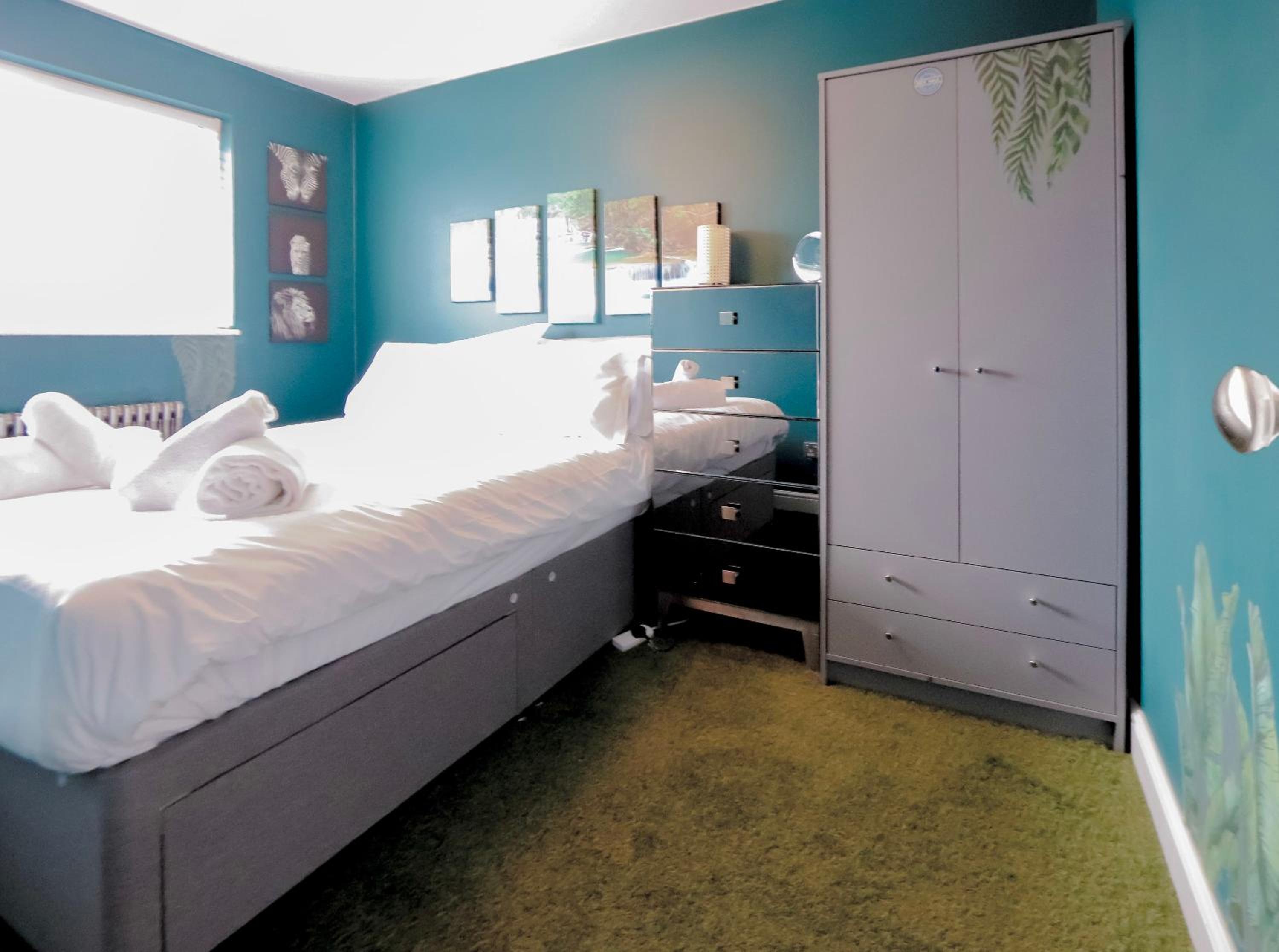 Three-Bedroom House photo 1