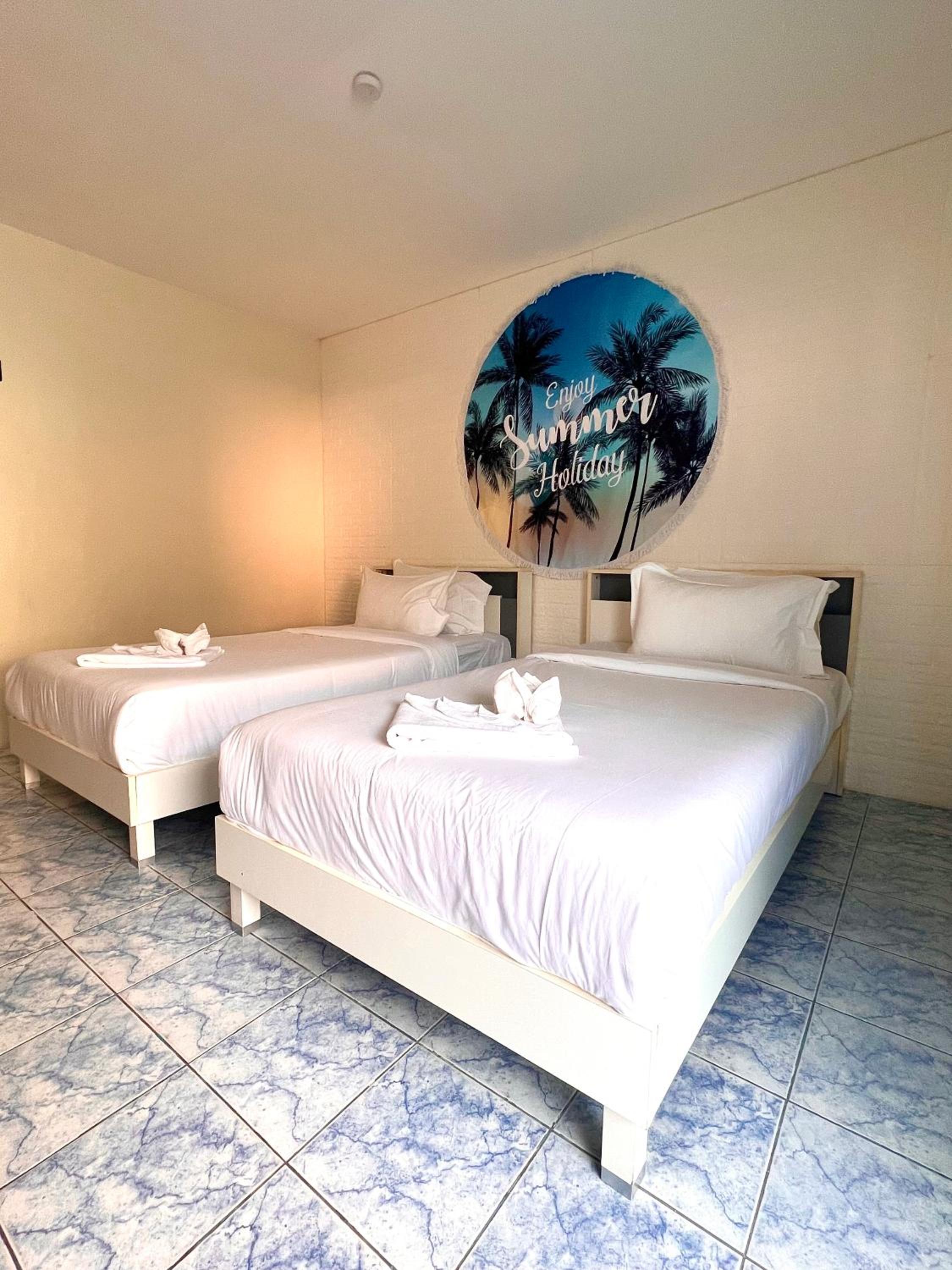 Twin Room with Balcony - Photo 7