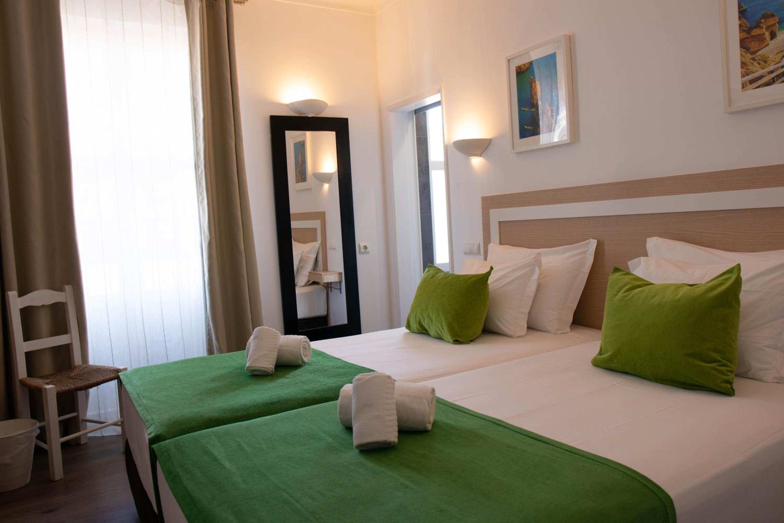 Superior Twin Room with Balcony - Photo 1
