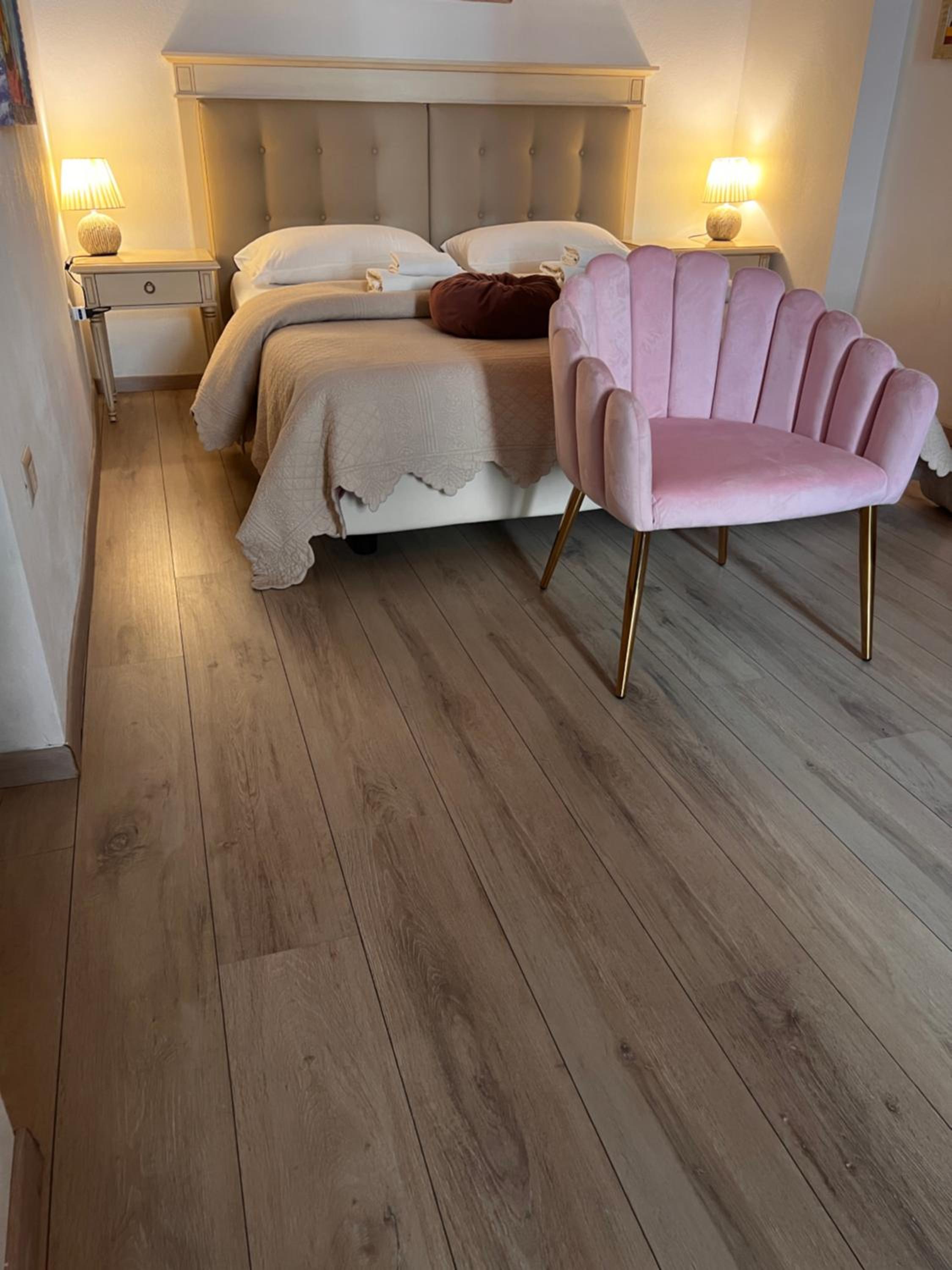 Large Double Room photo 1