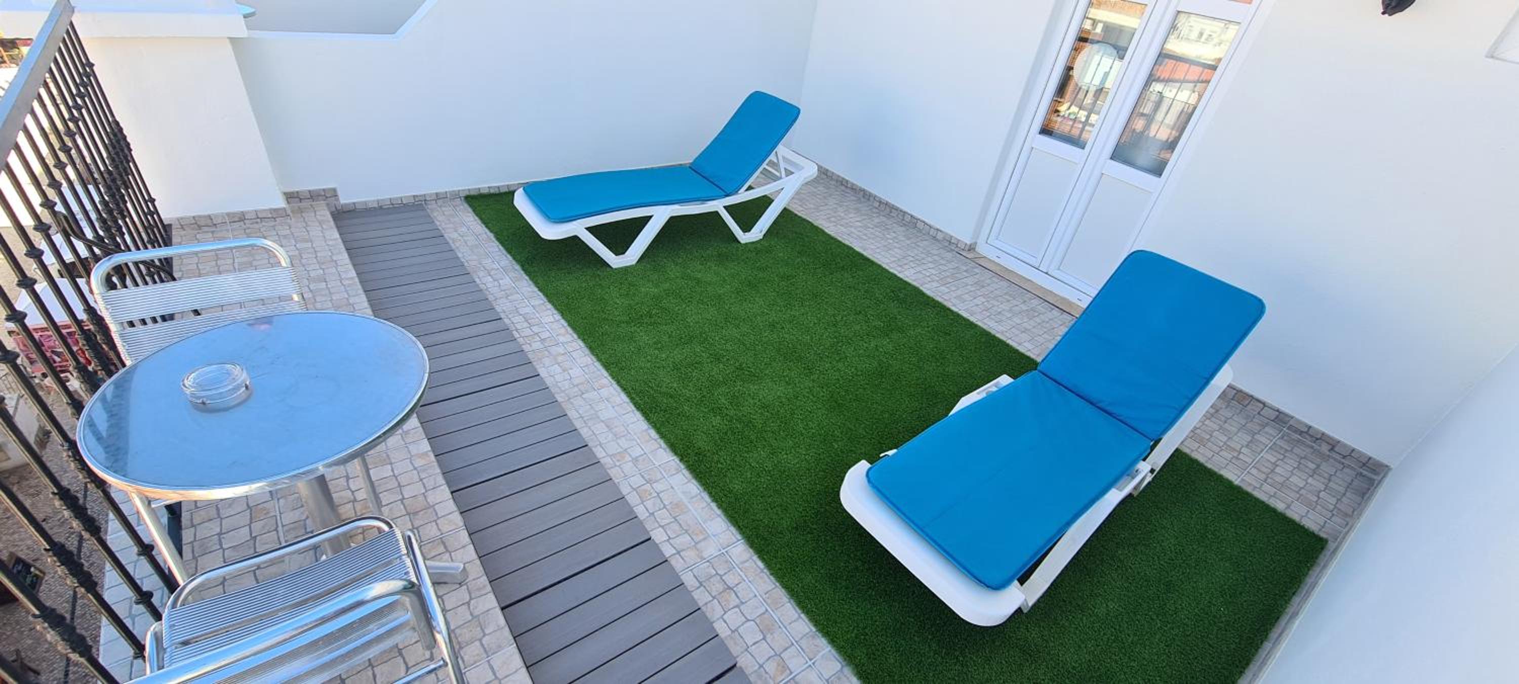 Superior Twin Room with Balcony - Photo 4
