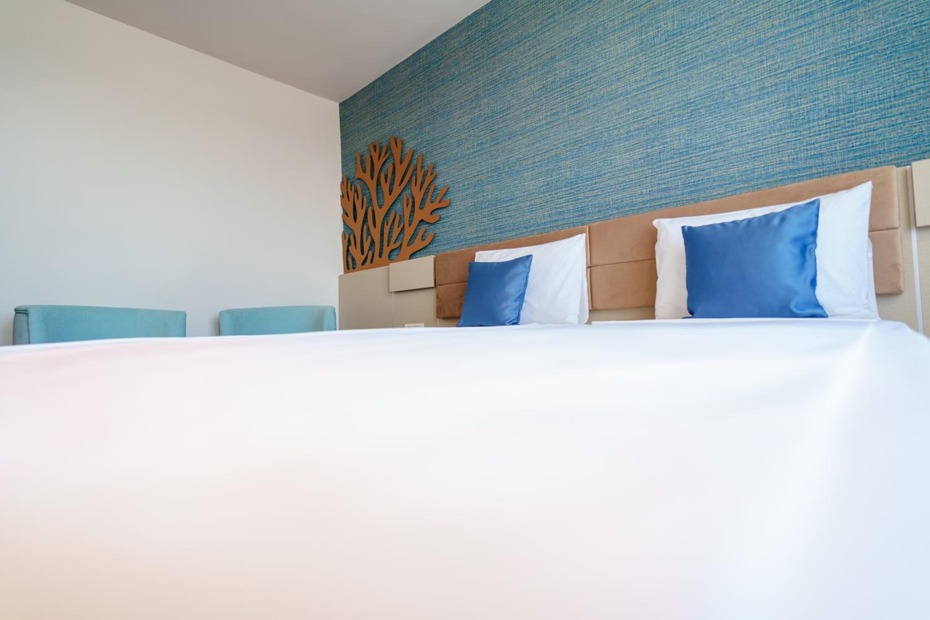 Double or Twin Room - Photo 3
